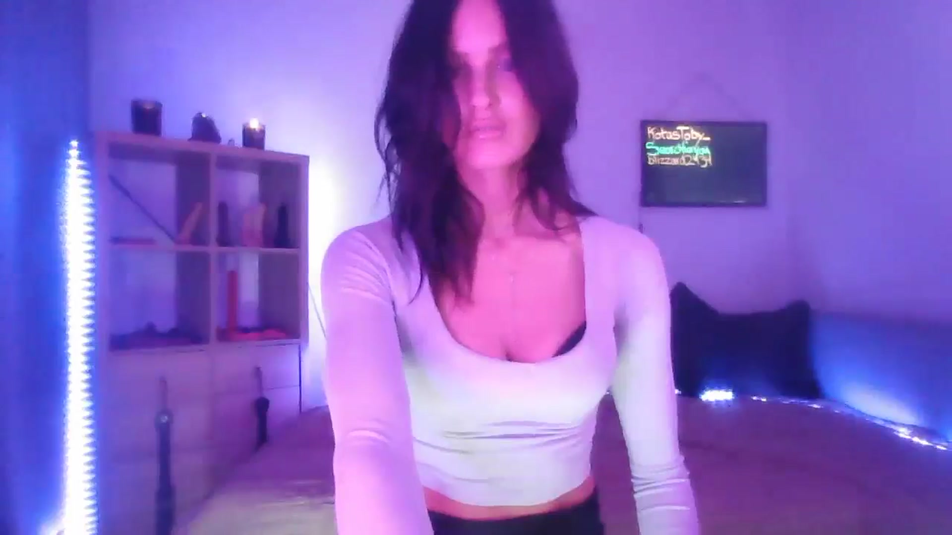 Gallery image thumbnail from DakotaCox's myfreecams stream on, 12/15/2024, 07:19 image 15 of 20