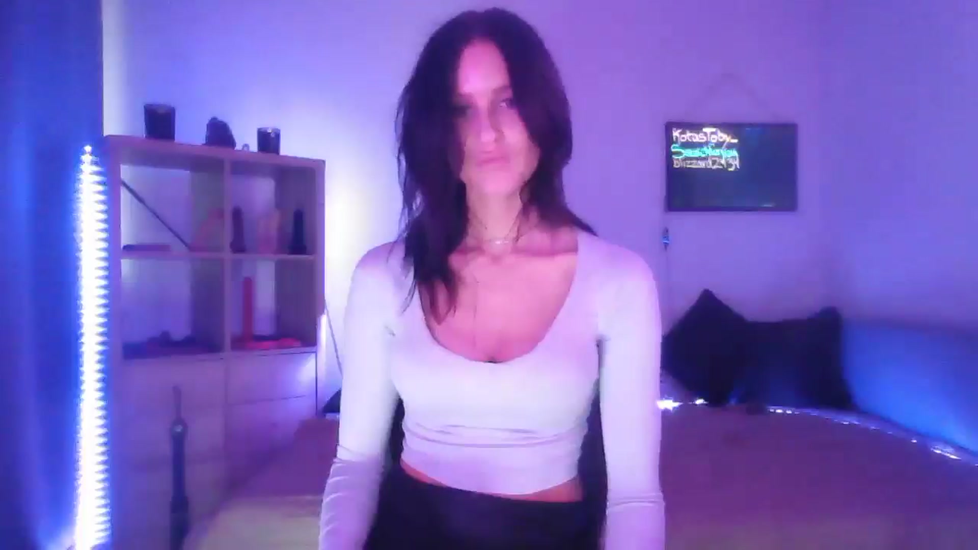 Gallery image thumbnail from DakotaCox's myfreecams stream on, 12/15/2024, 10:01 image 3 of 20