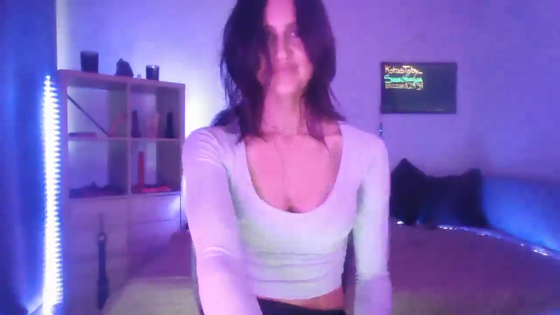 Gallery image thumbnail from DakotaCox's myfreecams stream on, 12/15/2024, 10:01 image 13 of 20