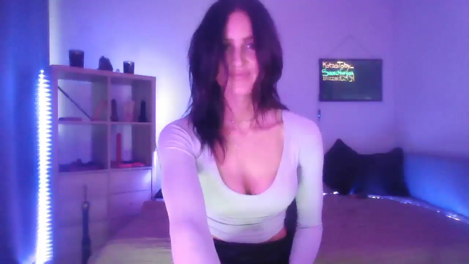 Gallery image thumbnail from DakotaCox's myfreecams stream on, 12/15/2024, 10:01 image 2 of 20