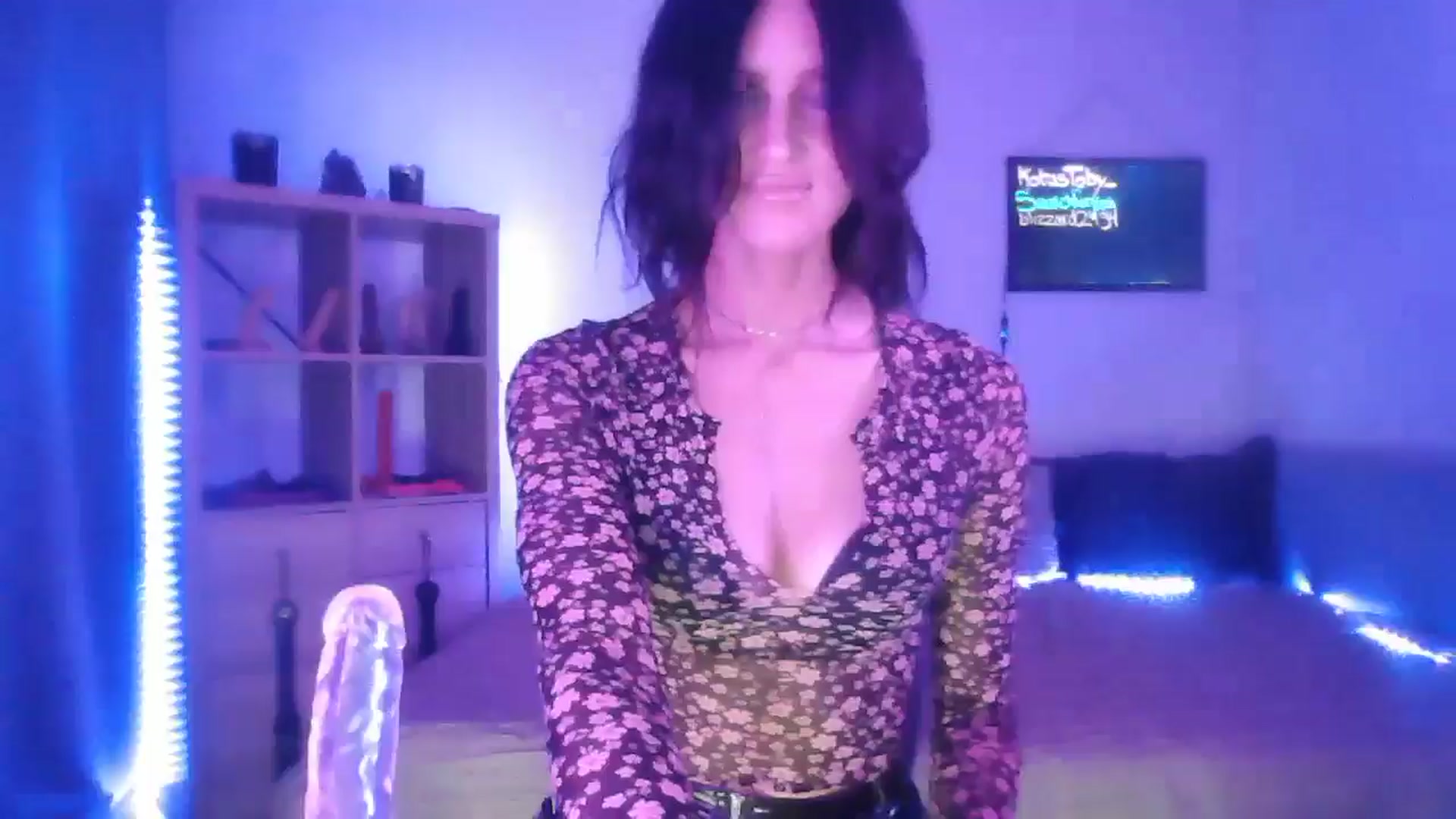 Gallery image thumbnail from DakotaCox's myfreecams stream on, 12/16/2024, 06:16 image 7 of 20