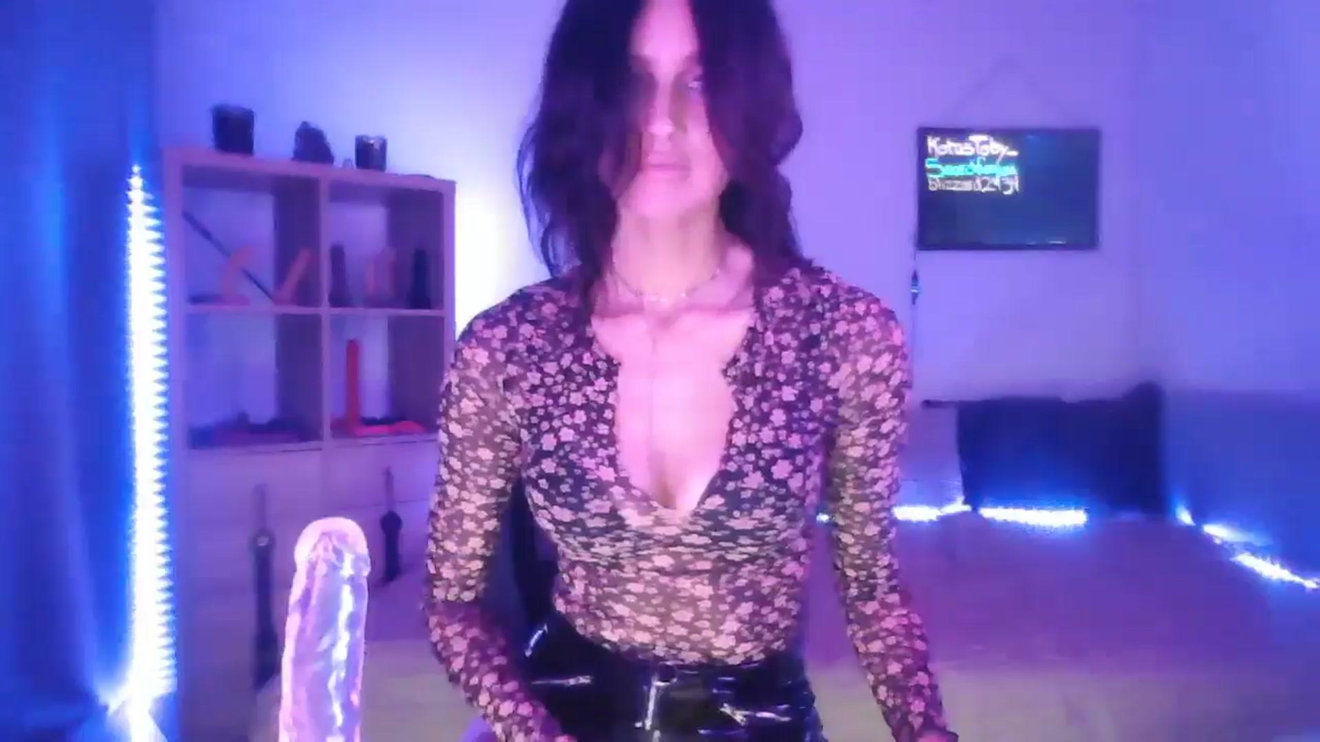 Gallery image thumbnail from DakotaCox's myfreecams stream on, 12/16/2024, 06:16 image 9 of 20