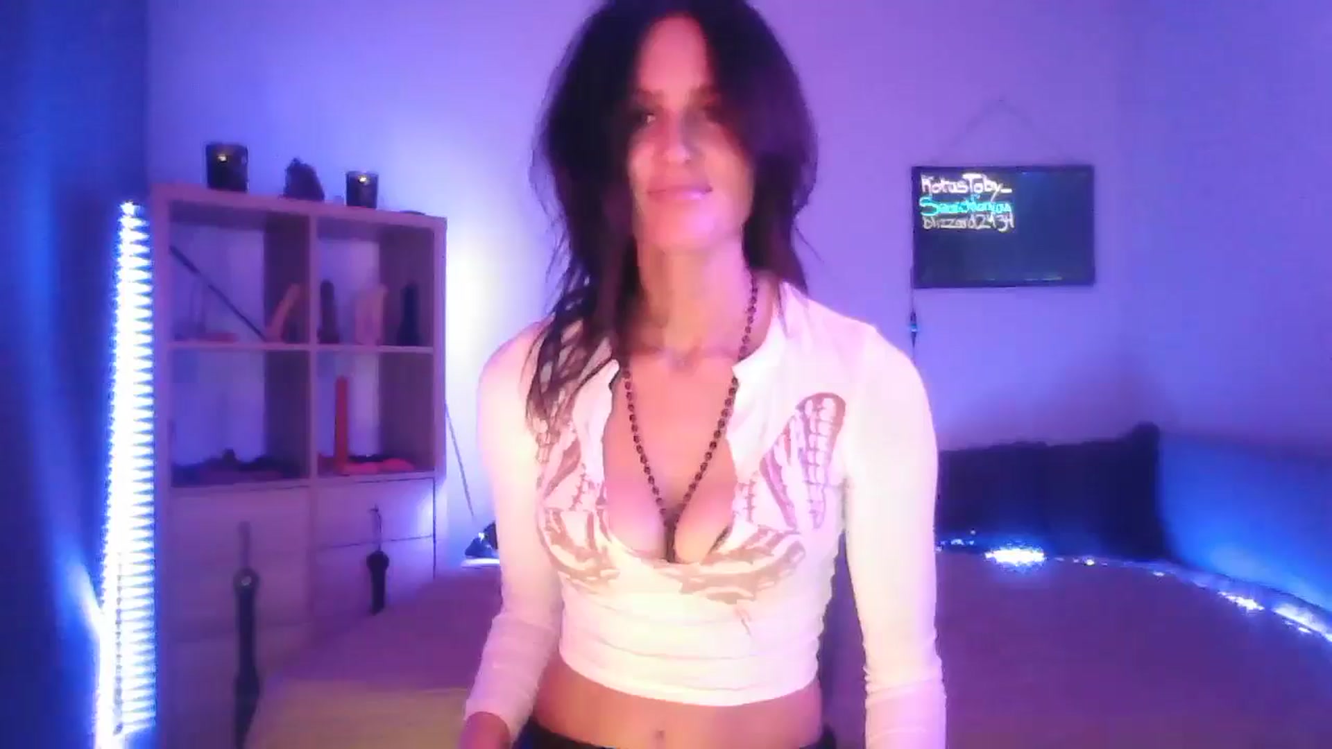 Gallery image thumbnail from DakotaCox's myfreecams stream on, 12/17/2024, 07:34 image 5 of 20
