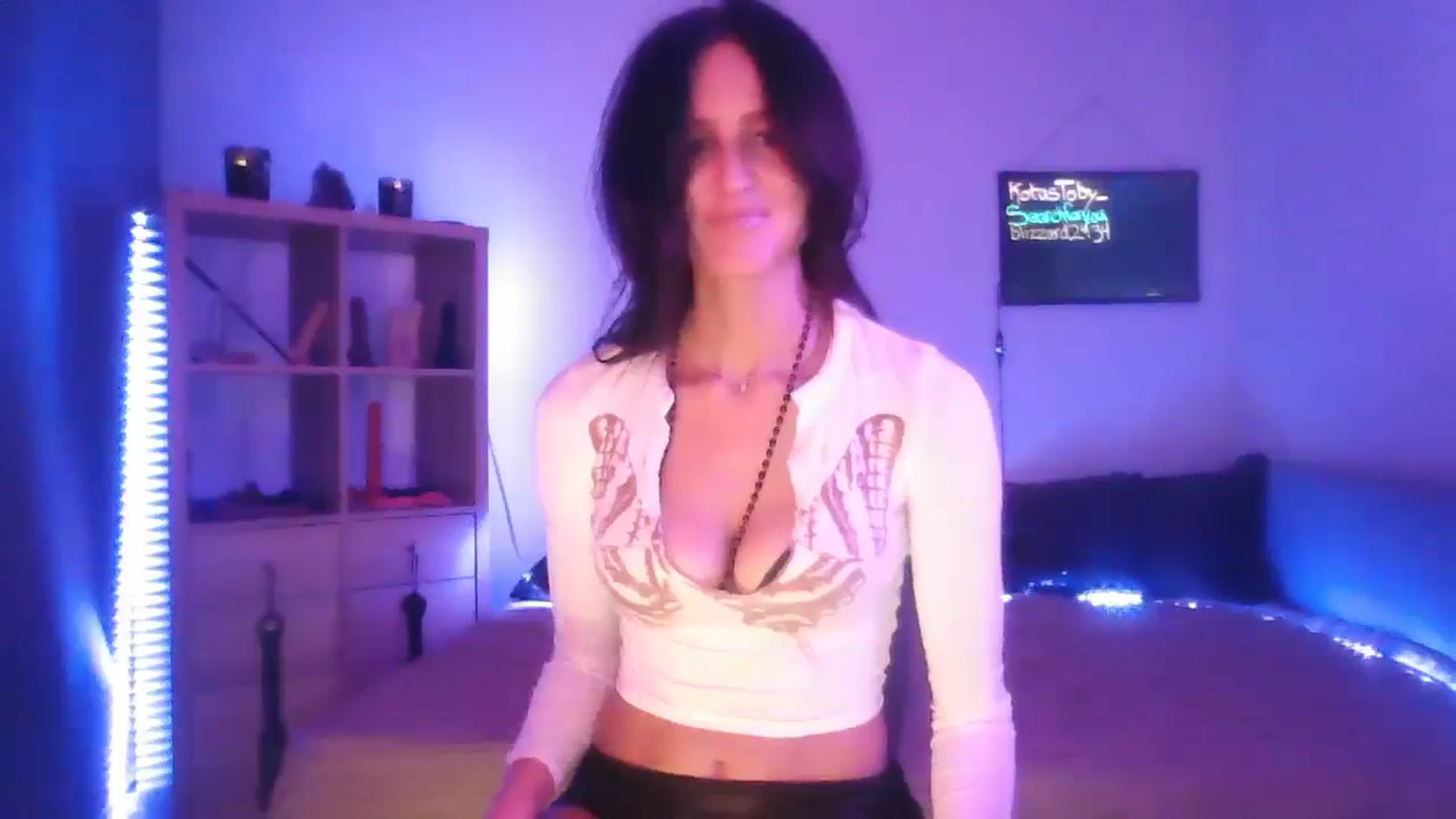 Gallery image thumbnail from DakotaCox's myfreecams stream on, 12/17/2024, 07:34 image 15 of 20