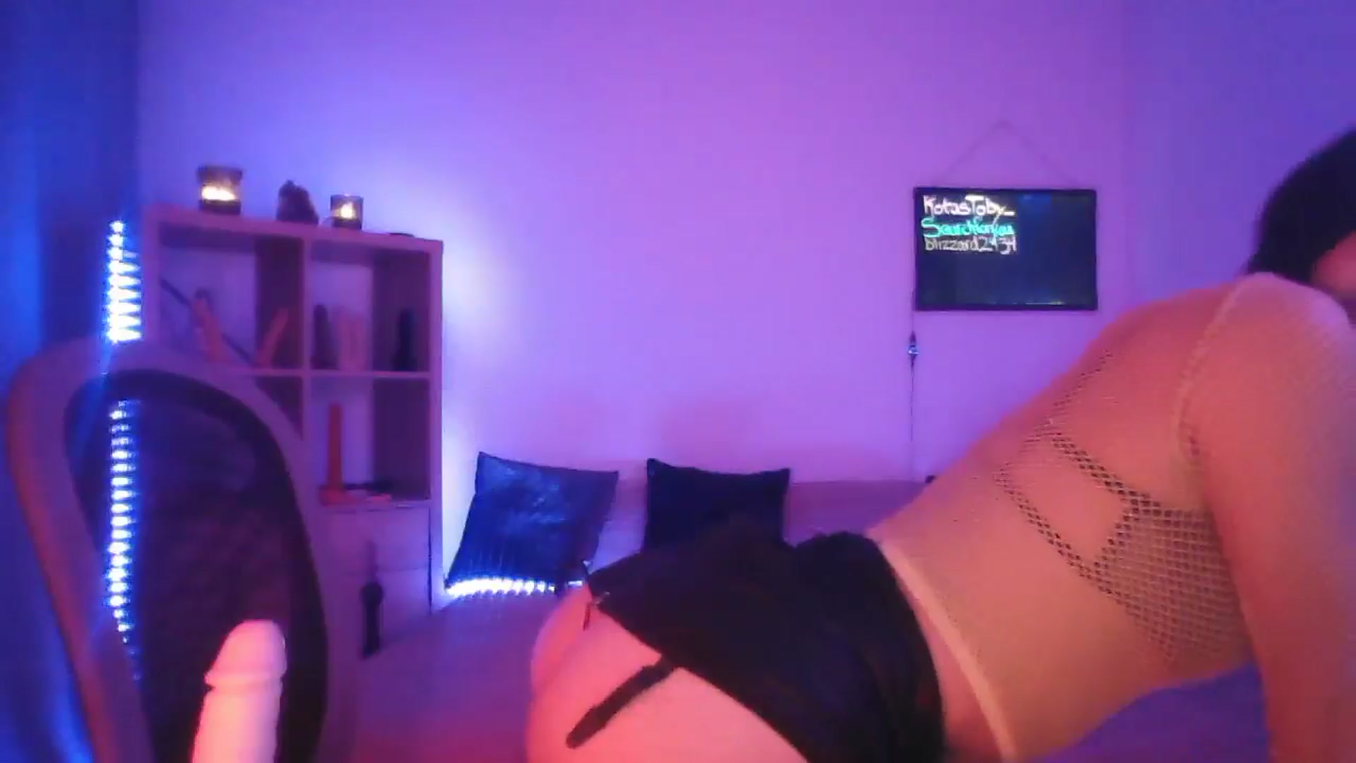Gallery image thumbnail from DakotaCox's myfreecams stream on, 12/29/2024, 04:32 image 17 of 20