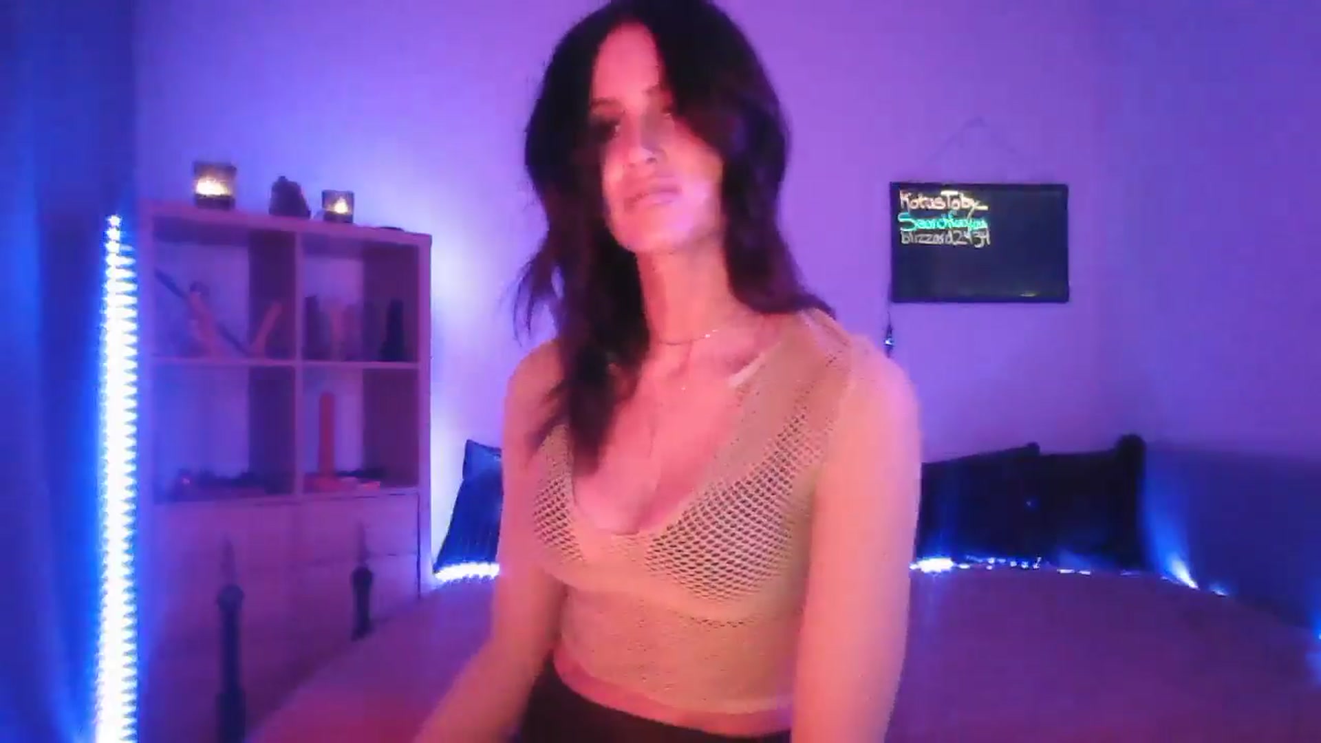 Gallery image thumbnail from DakotaCox's myfreecams stream on, 12/29/2024, 04:32 image 13 of 20