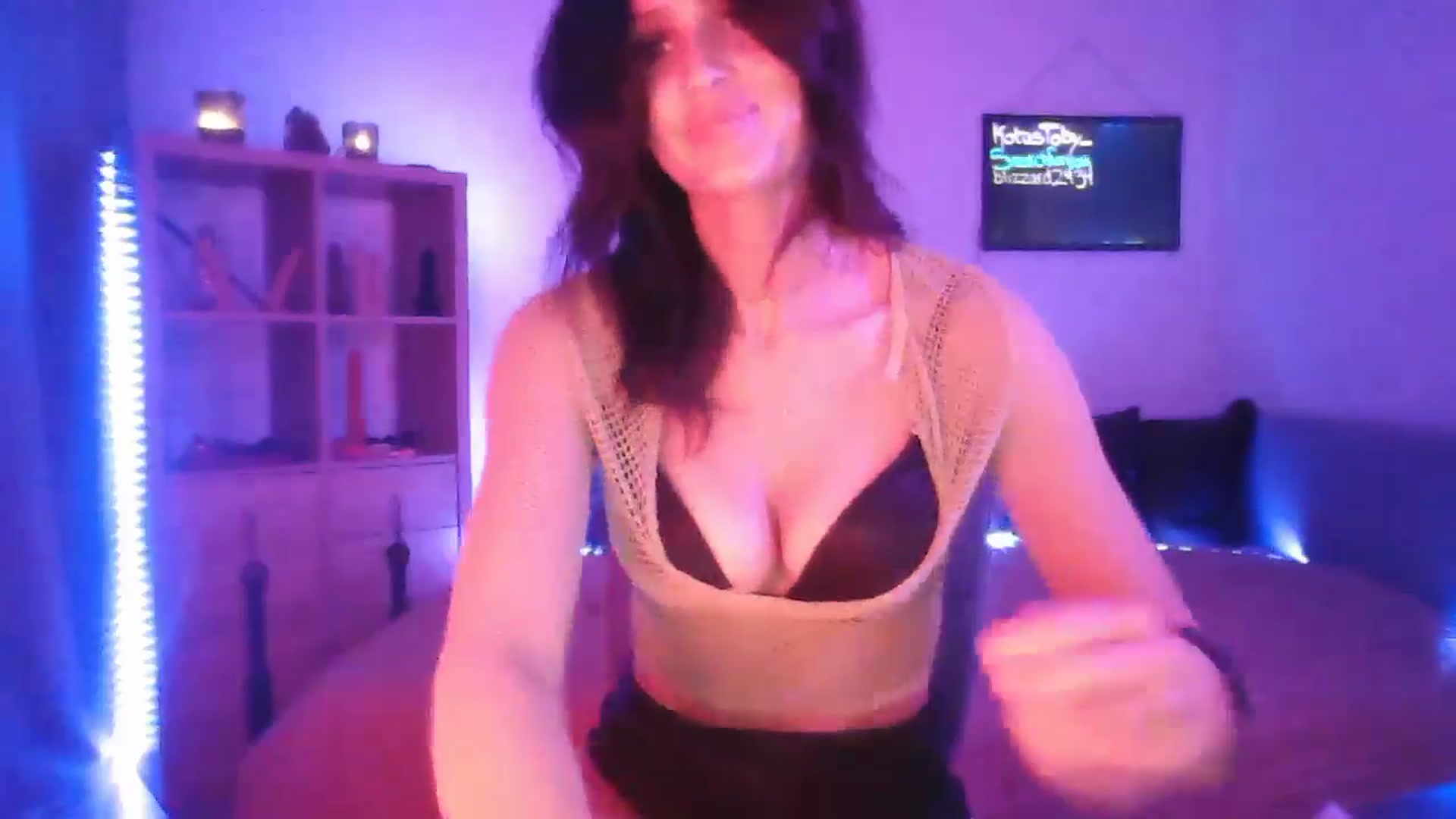 Gallery image thumbnail from DakotaCox's myfreecams stream on, 12/29/2024, 05:35 image 20 of 20