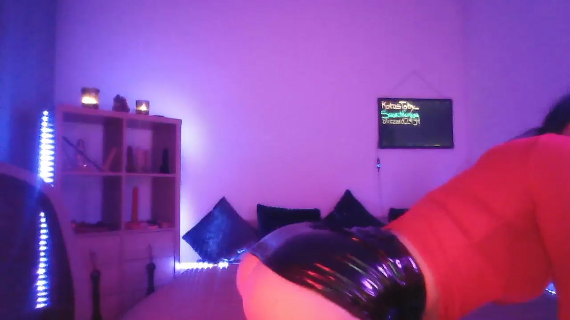 Gallery image thumbnail from DakotaCox's myfreecams stream on, 01/11/2025, 04:55 image 11 of 20