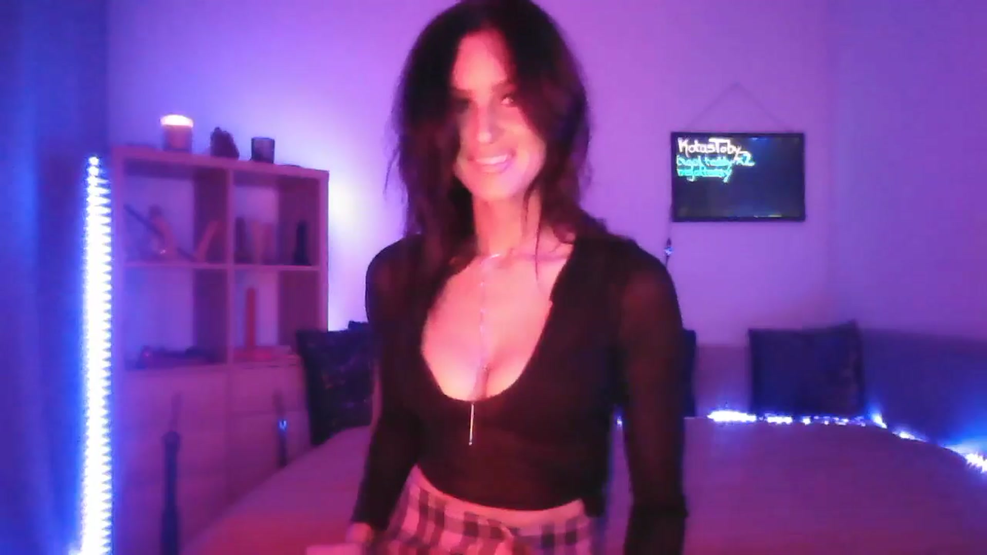 Gallery image thumbnail from DakotaCox's myfreecams stream on, 01/13/2025, 03:52 image 2 of 20