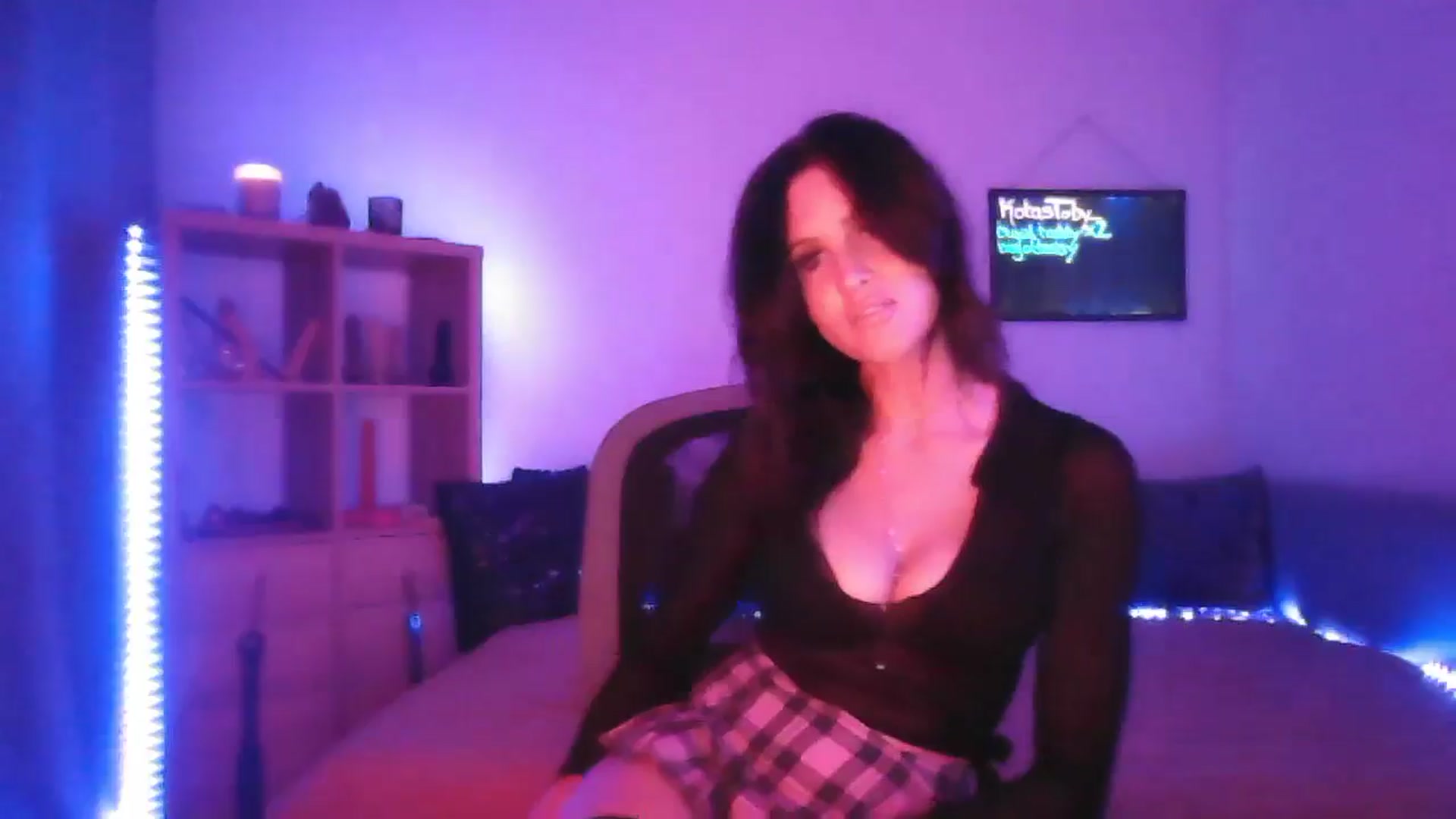 Gallery image thumbnail from DakotaCox's myfreecams stream on, 01/13/2025, 03:52 image 15 of 20