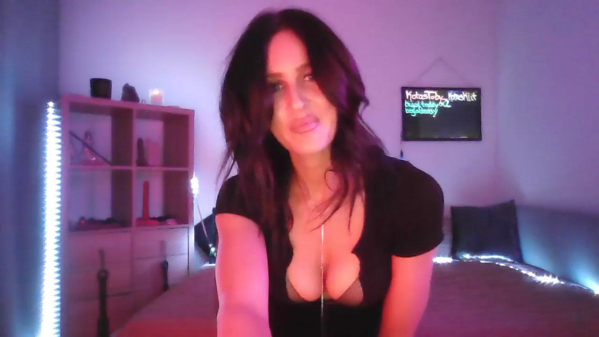 Gallery image thumbnail from DakotaCox's myfreecams stream on, 01/20/2025, 06:40 image 1 of 20