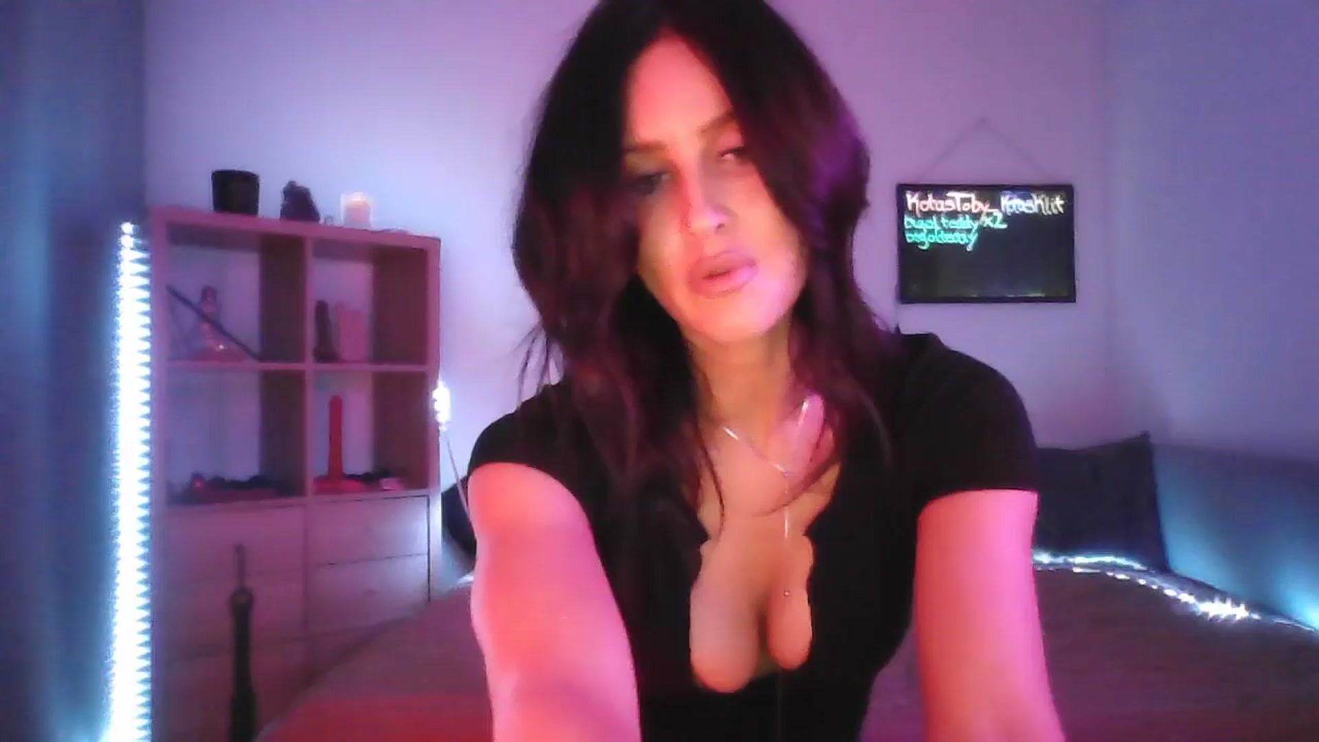 Gallery image thumbnail from DakotaCox's myfreecams stream on, 01/20/2025, 06:40 image 18 of 20