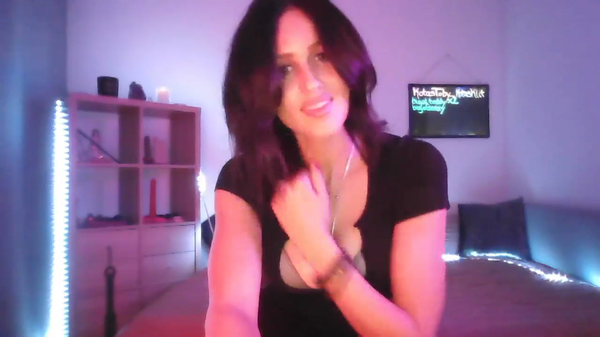 Gallery image thumbnail from DakotaCox's myfreecams stream on, 01/20/2025, 07:09 image 4 of 20