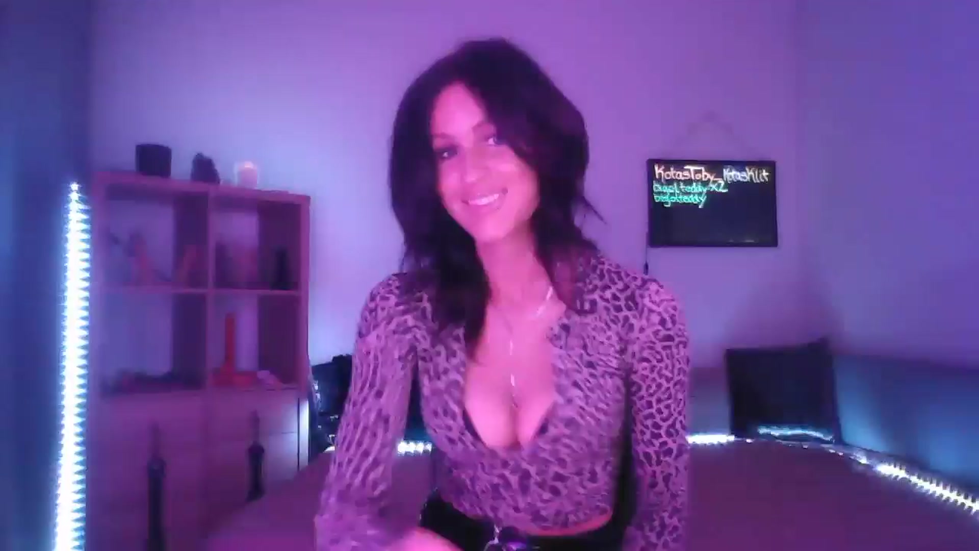 Gallery image thumbnail from DakotaCox's myfreecams stream on, 01/22/2025, 04:27 image 1 of 20