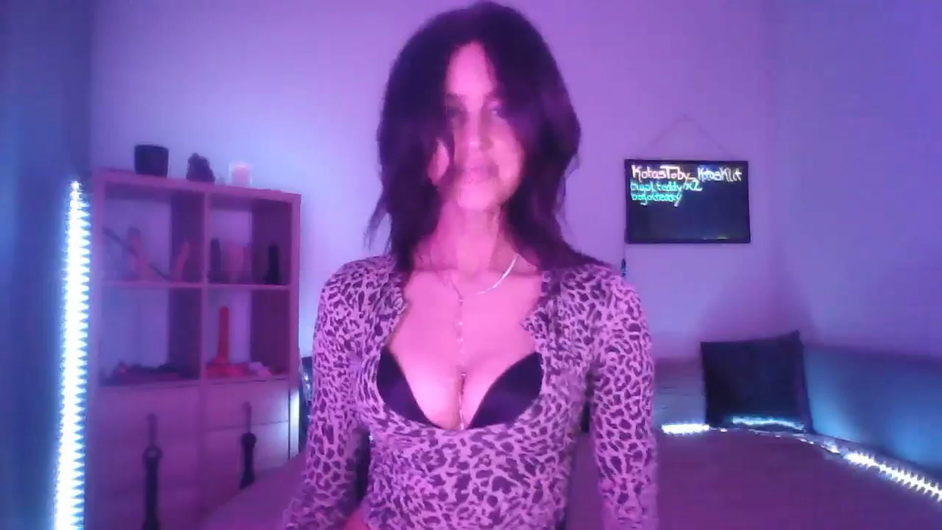Gallery image thumbnail from DakotaCox's myfreecams stream on, 01/22/2025, 04:27 image 7 of 20