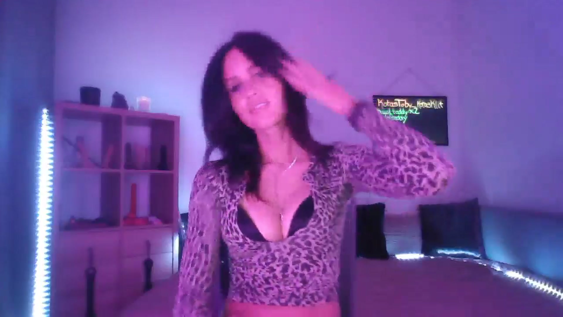 Gallery image thumbnail from DakotaCox's myfreecams stream on, 01/22/2025, 04:27 image 9 of 20