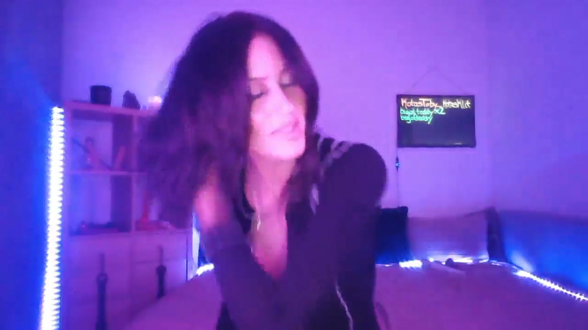 Gallery image thumbnail from DakotaCox's myfreecams stream on, 01/24/2025, 07:05 image 7 of 20