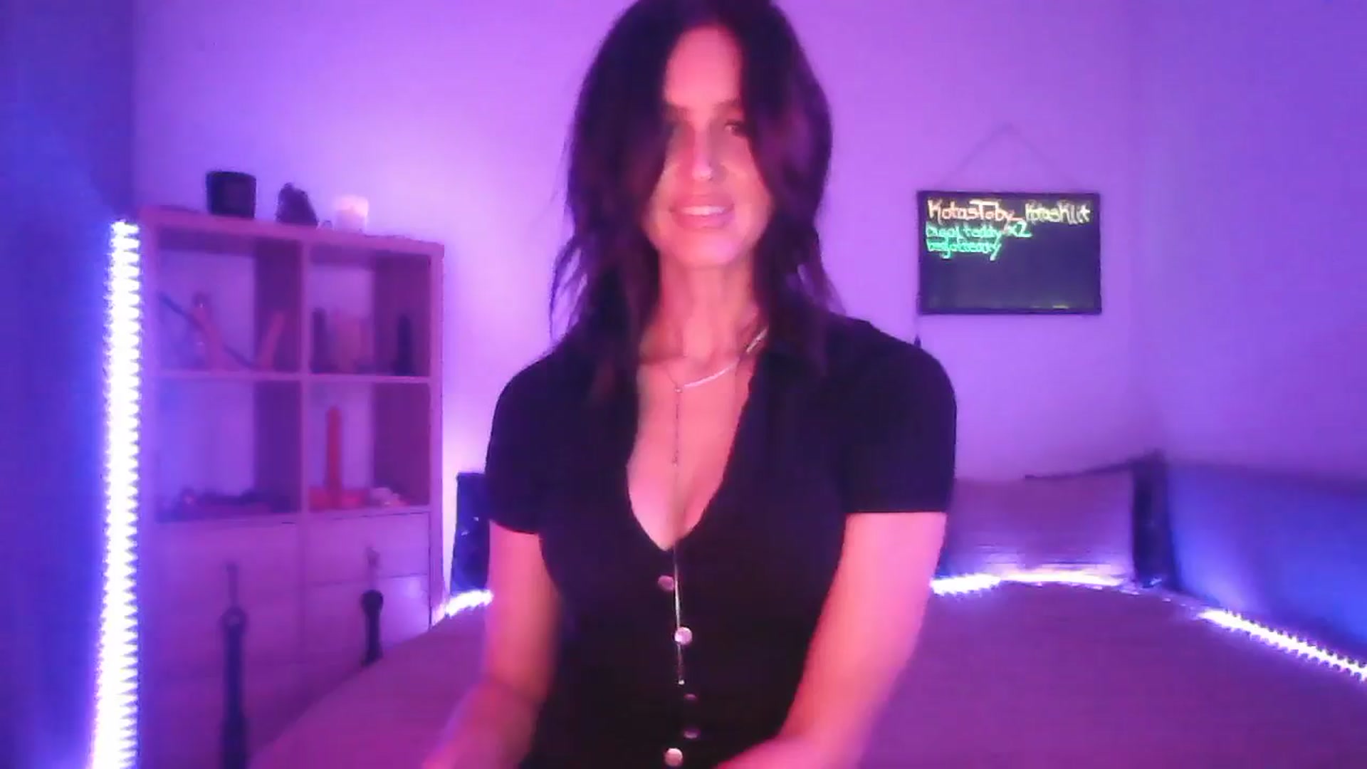 Gallery image thumbnail from DakotaCox's myfreecams stream on, 02/01/2025, 04:52 image 5 of 20