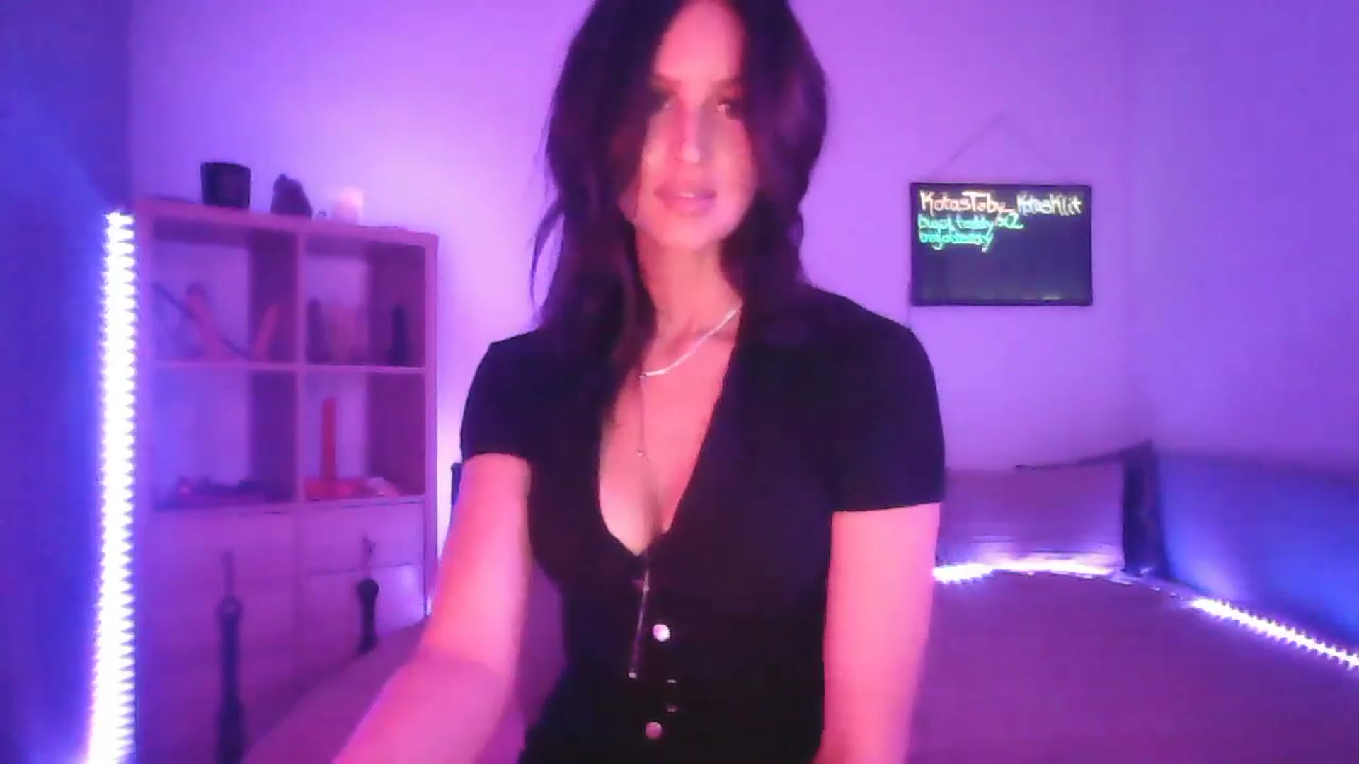 Gallery image thumbnail from DakotaCox's myfreecams stream on, 02/01/2025, 04:52 image 18 of 20