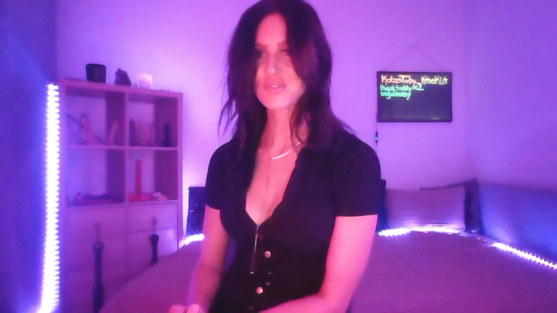 Gallery image thumbnail from DakotaCox's myfreecams stream on, 02/01/2025, 04:52 image 1 of 20