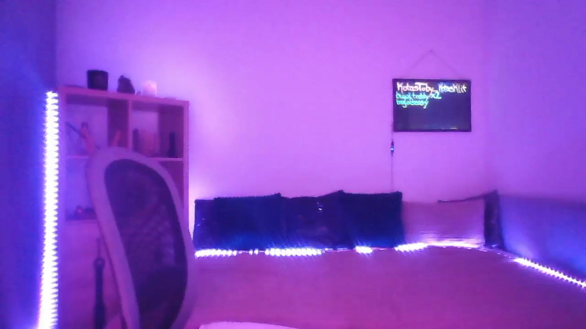 Gallery image thumbnail from DakotaCox's myfreecams stream on, 02/01/2025, 05:08 image 6 of 20