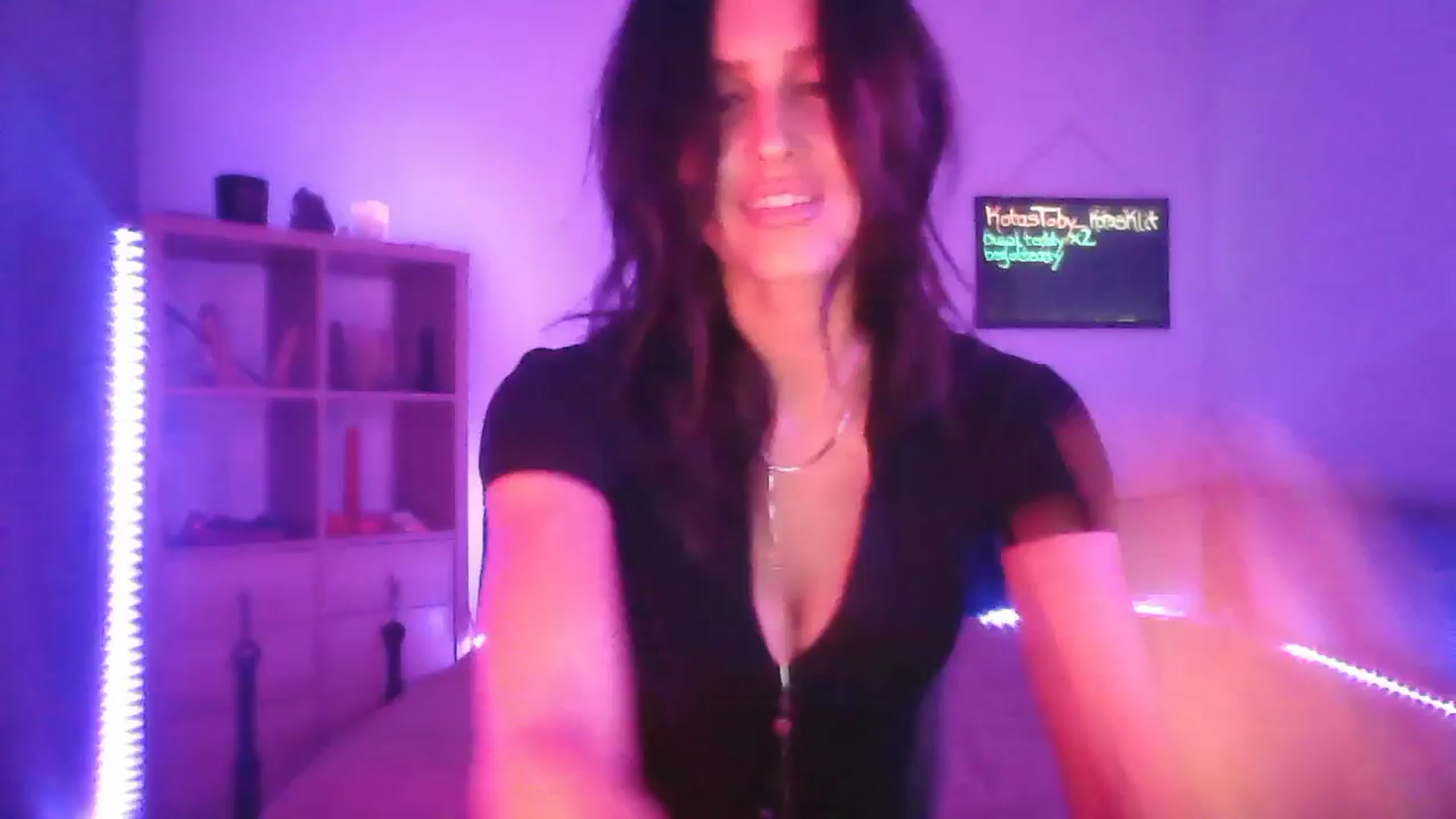Gallery image thumbnail from DakotaCox's myfreecams stream on, 02/01/2025, 06:48 image 1 of 20