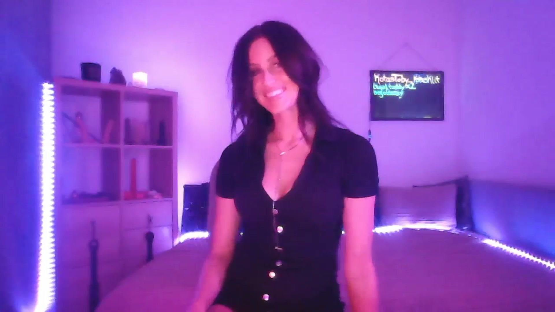 Gallery image thumbnail from DakotaCox's myfreecams stream on, 02/01/2025, 06:48 image 10 of 20