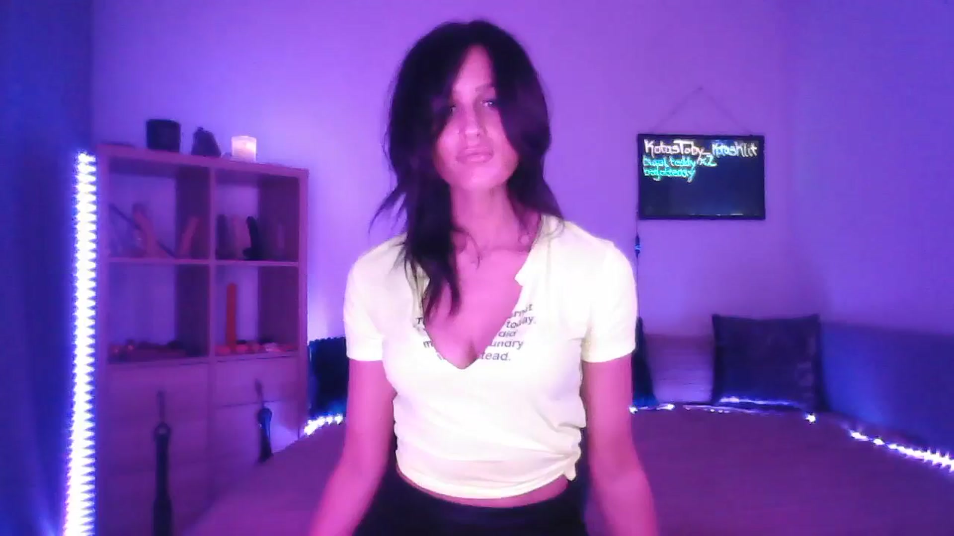 Gallery image thumbnail from DakotaCox's myfreecams stream on, 02/03/2025, 03:31 image 18 of 20