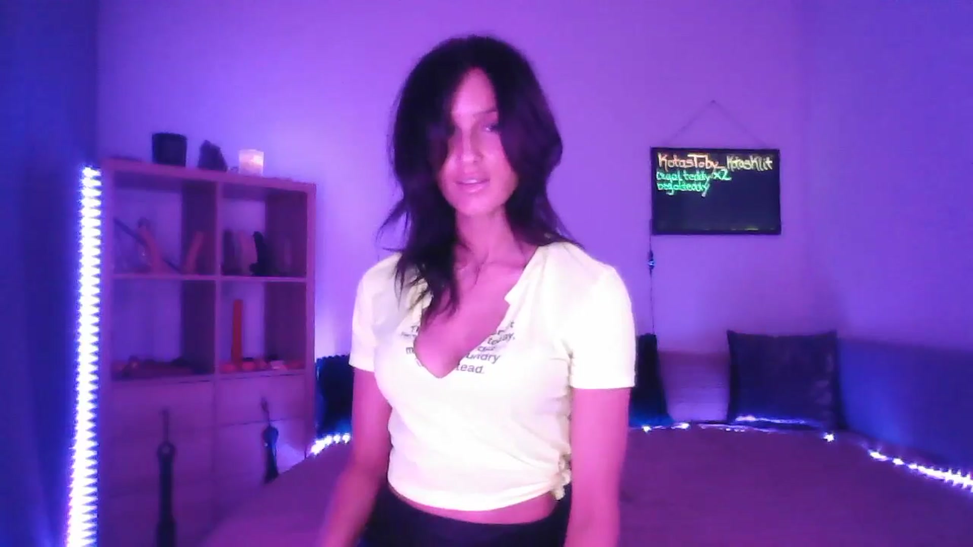 Gallery image thumbnail from DakotaCox's myfreecams stream on, 02/03/2025, 03:31 image 11 of 20