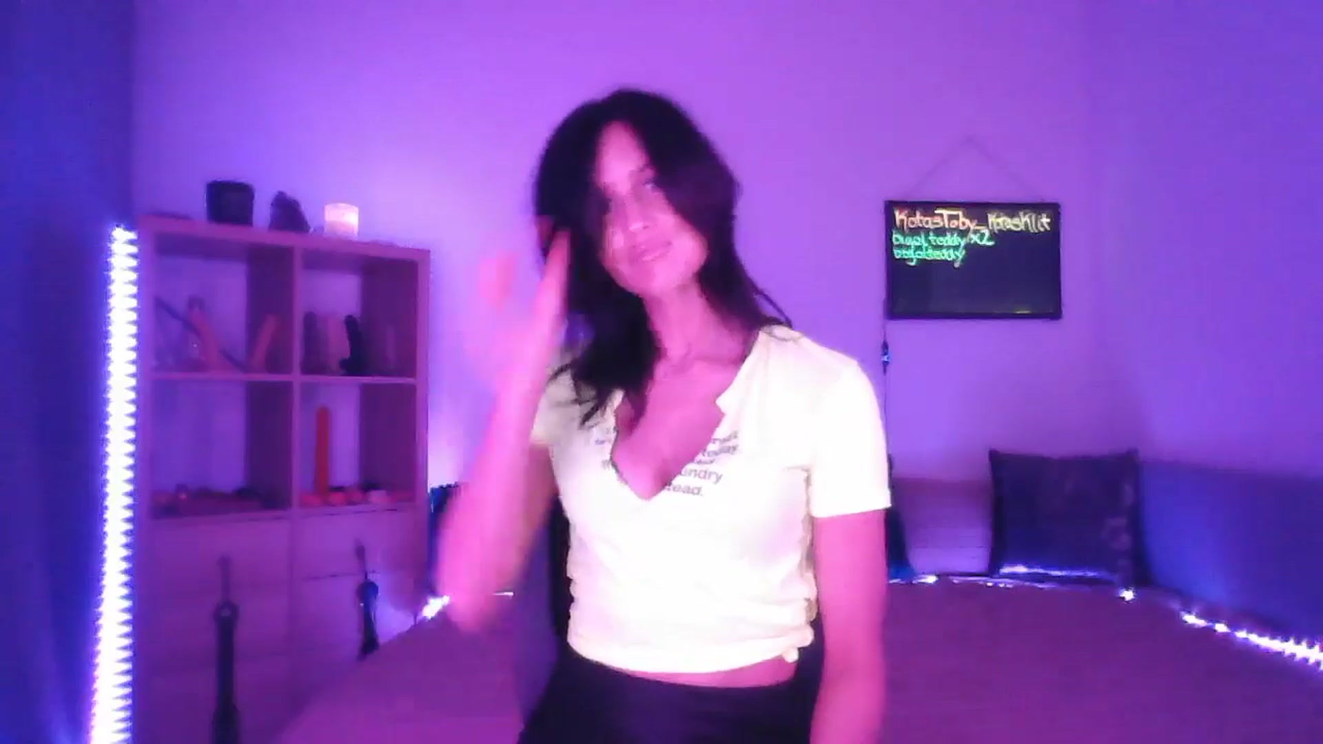 Gallery image thumbnail from DakotaCox's myfreecams stream on, 02/03/2025, 03:31 image 8 of 20