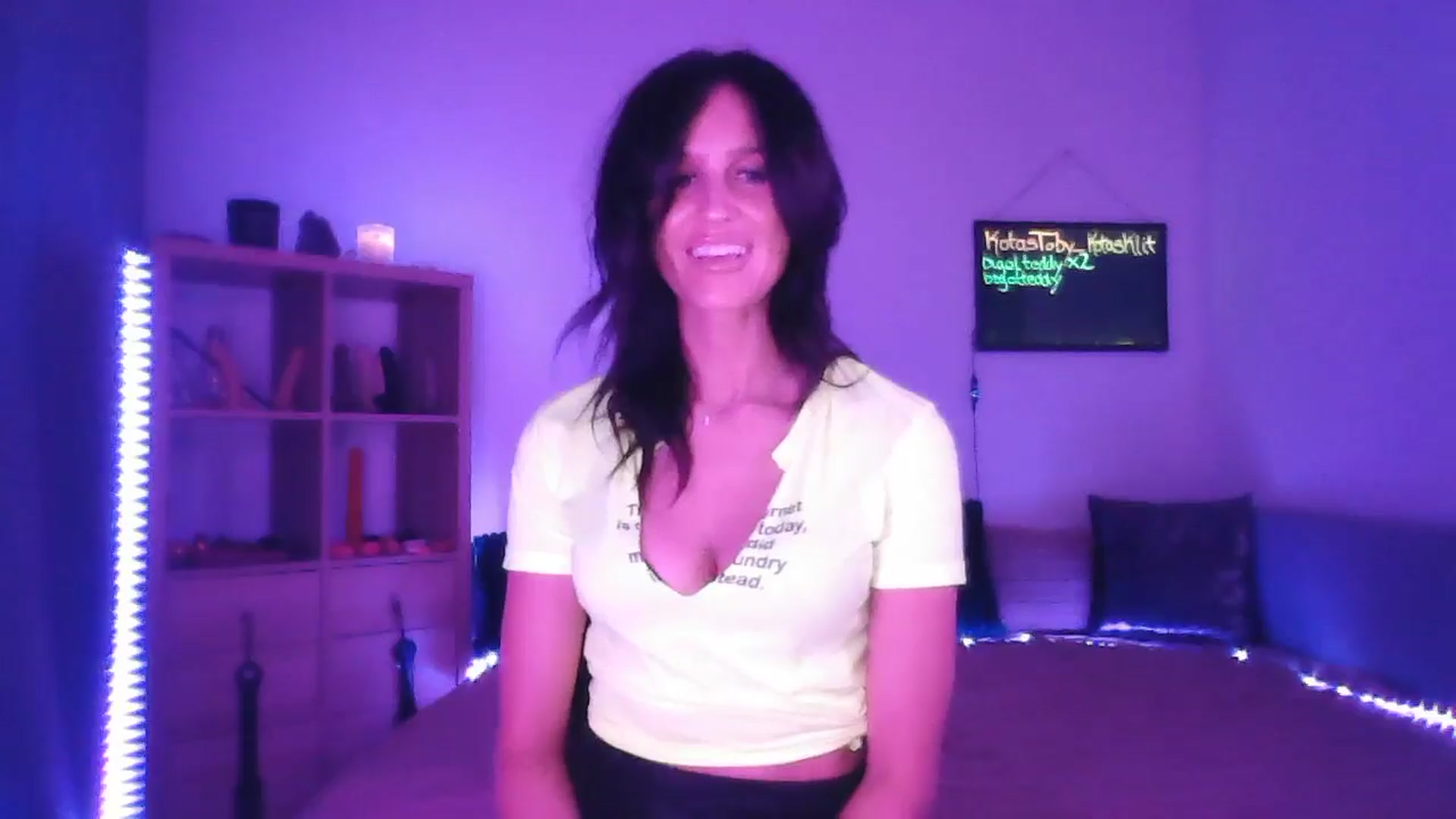 Gallery image thumbnail from DakotaCox's myfreecams stream on, 02/03/2025, 03:31 image 9 of 20