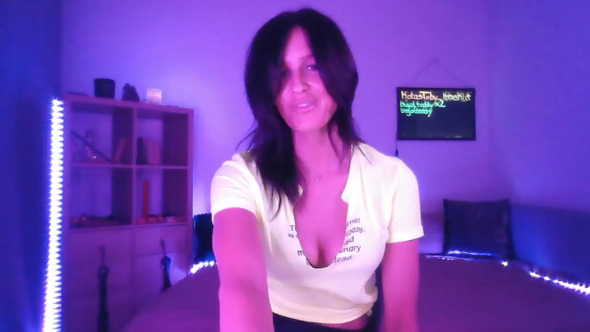 Gallery image thumbnail from DakotaCox's myfreecams stream on, 02/03/2025, 05:03 image 18 of 20