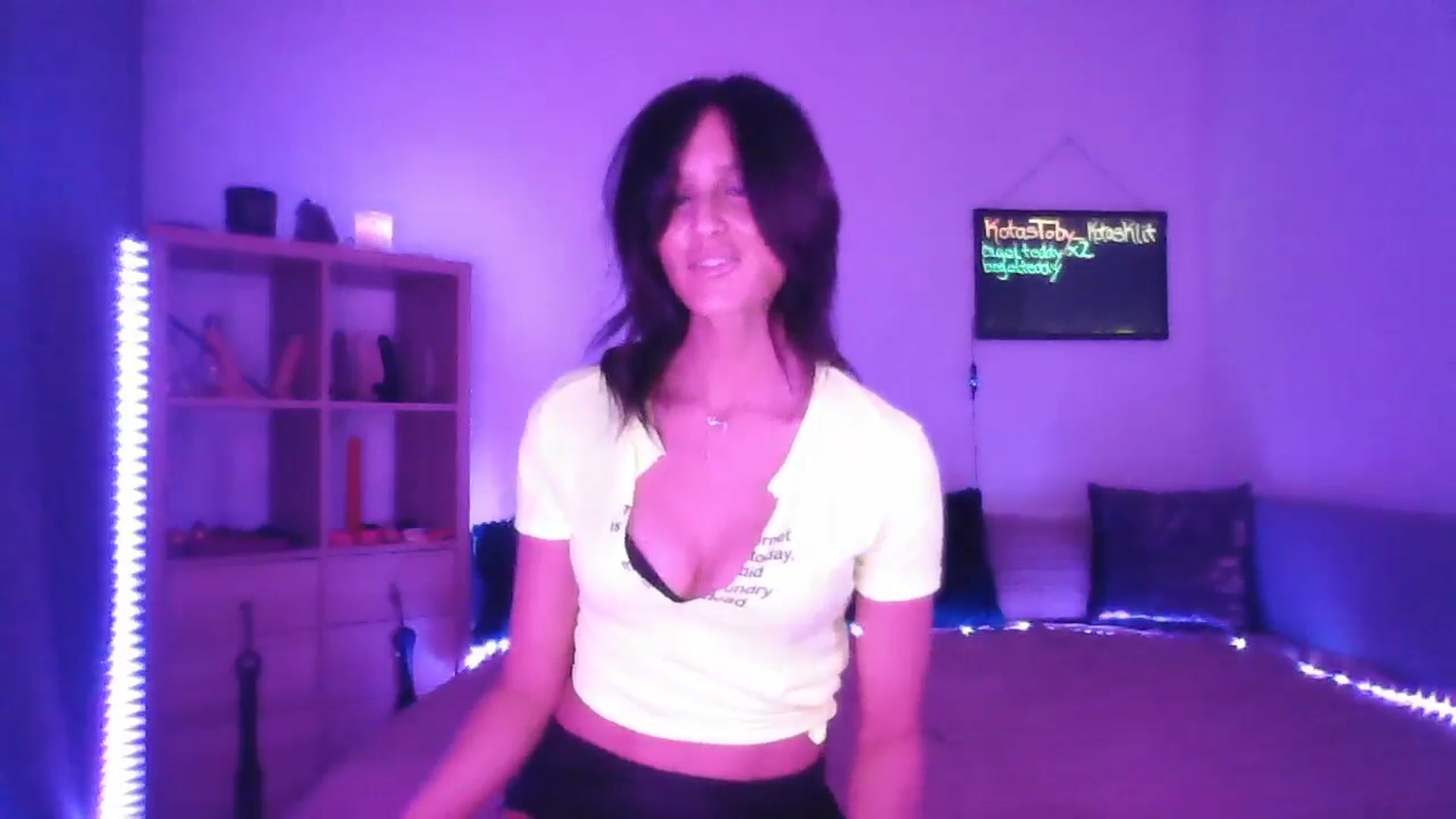 Gallery image thumbnail from DakotaCox's myfreecams stream on, 02/03/2025, 05:03 image 6 of 20