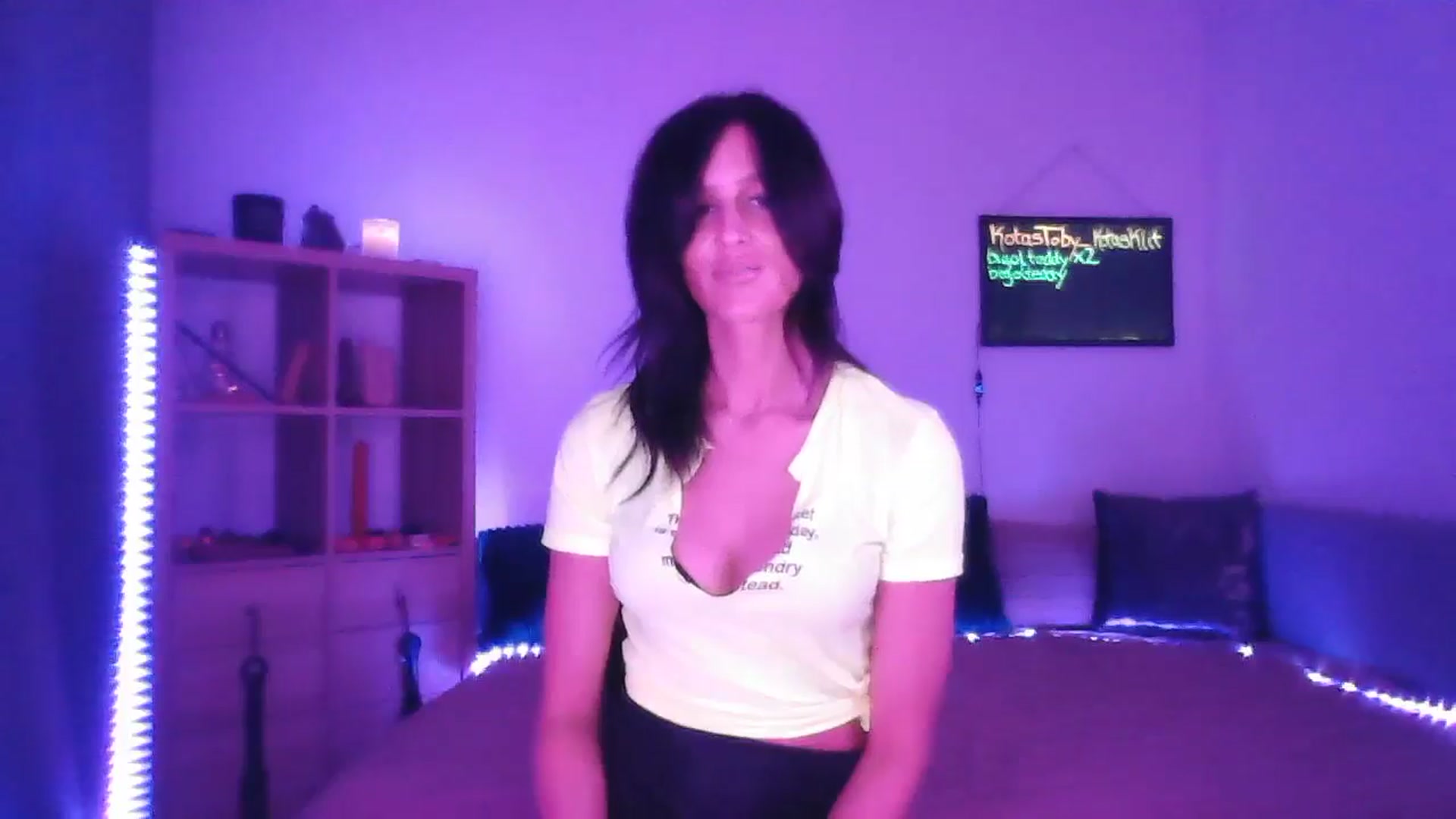 Gallery image thumbnail from DakotaCox's myfreecams stream on, 02/03/2025, 05:03 image 17 of 20