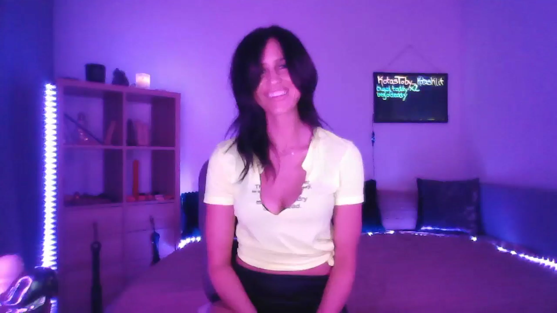 Gallery image thumbnail from DakotaCox's myfreecams stream on, 02/03/2025, 05:03 image 11 of 20