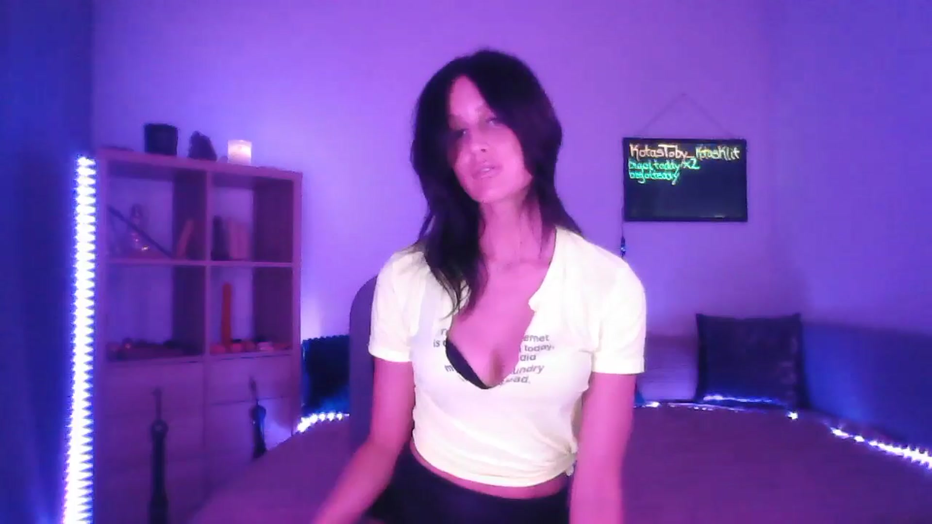 Gallery image thumbnail from DakotaCox's myfreecams stream on, 02/03/2025, 05:20 image 9 of 20