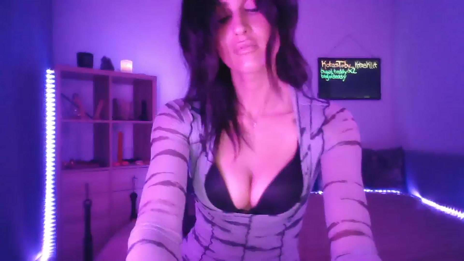 Gallery image thumbnail from DakotaCox's myfreecams stream on, 02/05/2025, 04:26 image 19 of 20