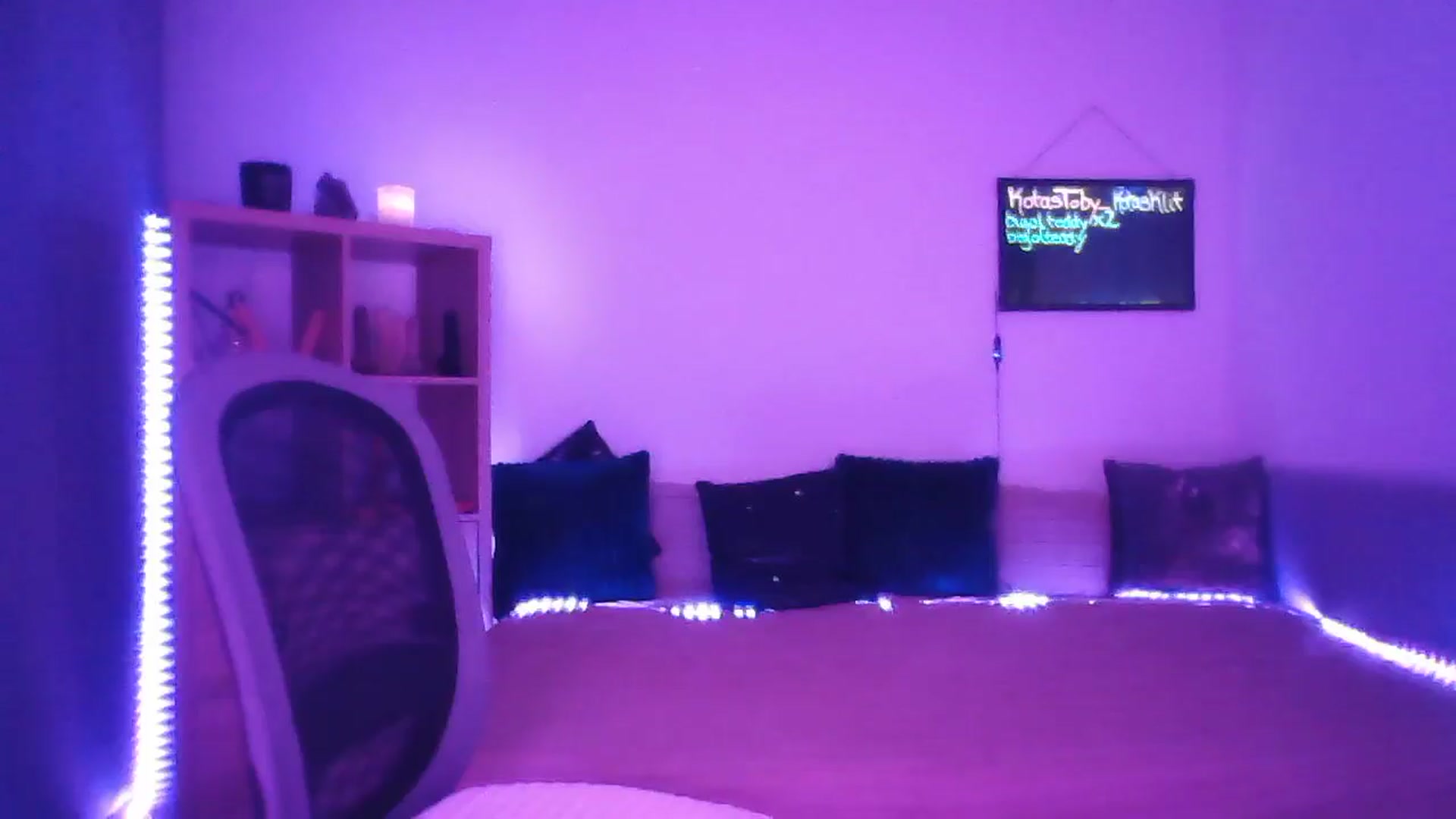 Gallery image thumbnail from DakotaCox's myfreecams stream on, 02/05/2025, 04:26 image 14 of 20