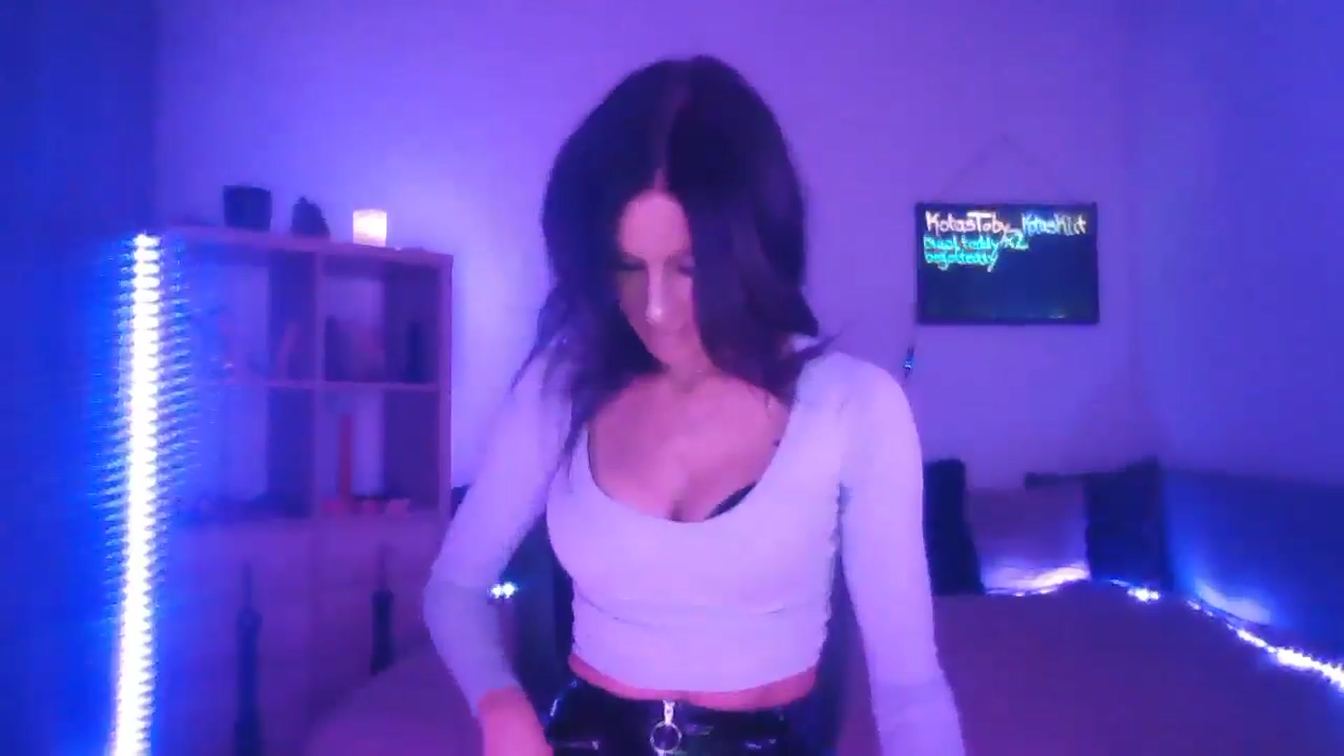 Gallery image thumbnail from DakotaCox's myfreecams stream on, 02/07/2025, 04:59 image 15 of 20