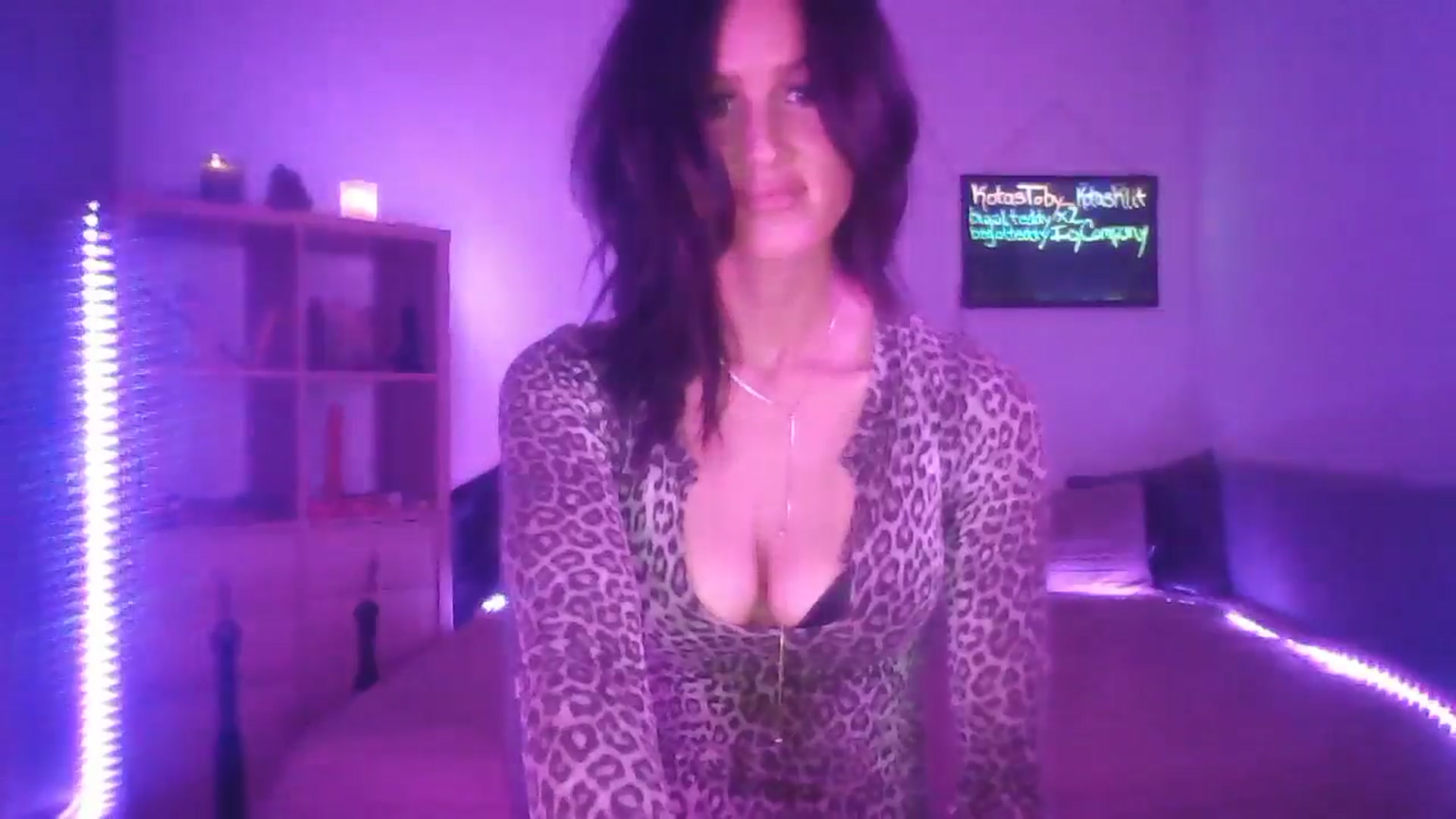 Gallery image thumbnail from DakotaCox's myfreecams stream on, 02/08/2025, 04:21 image 9 of 20