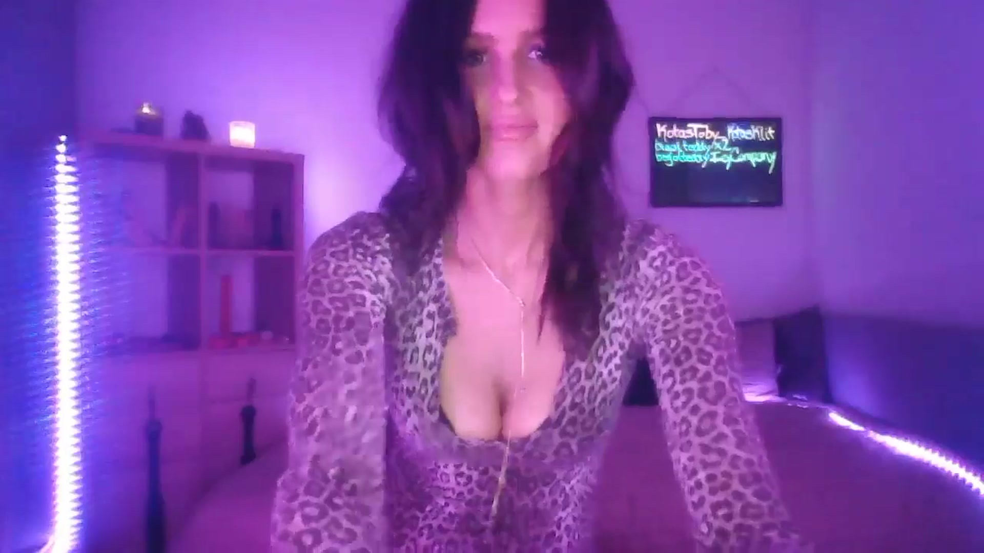 Gallery image thumbnail from DakotaCox's myfreecams stream on, 02/08/2025, 04:21 image 4 of 20