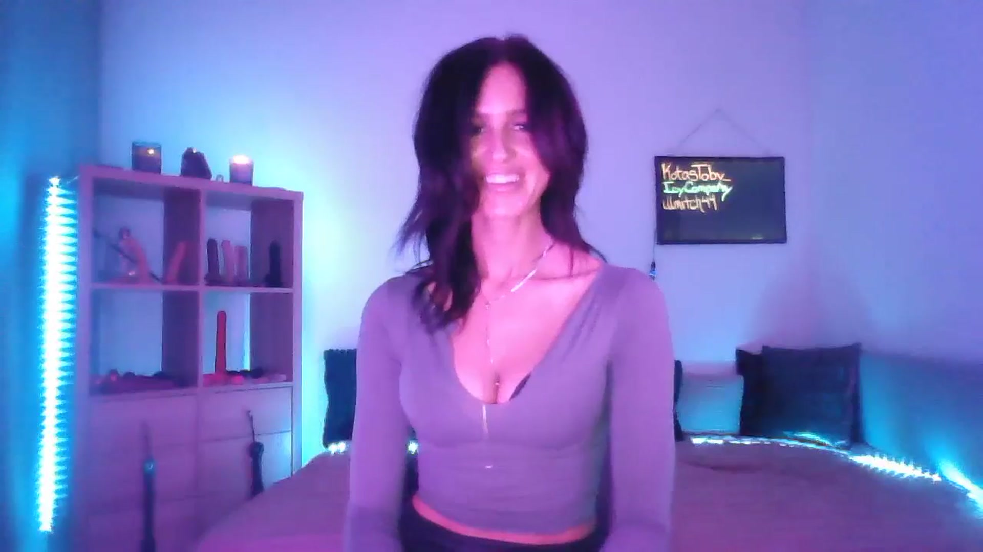 Gallery image thumbnail from DakotaCox's myfreecams stream on, 02/16/2025, 04:15 image 3 of 20