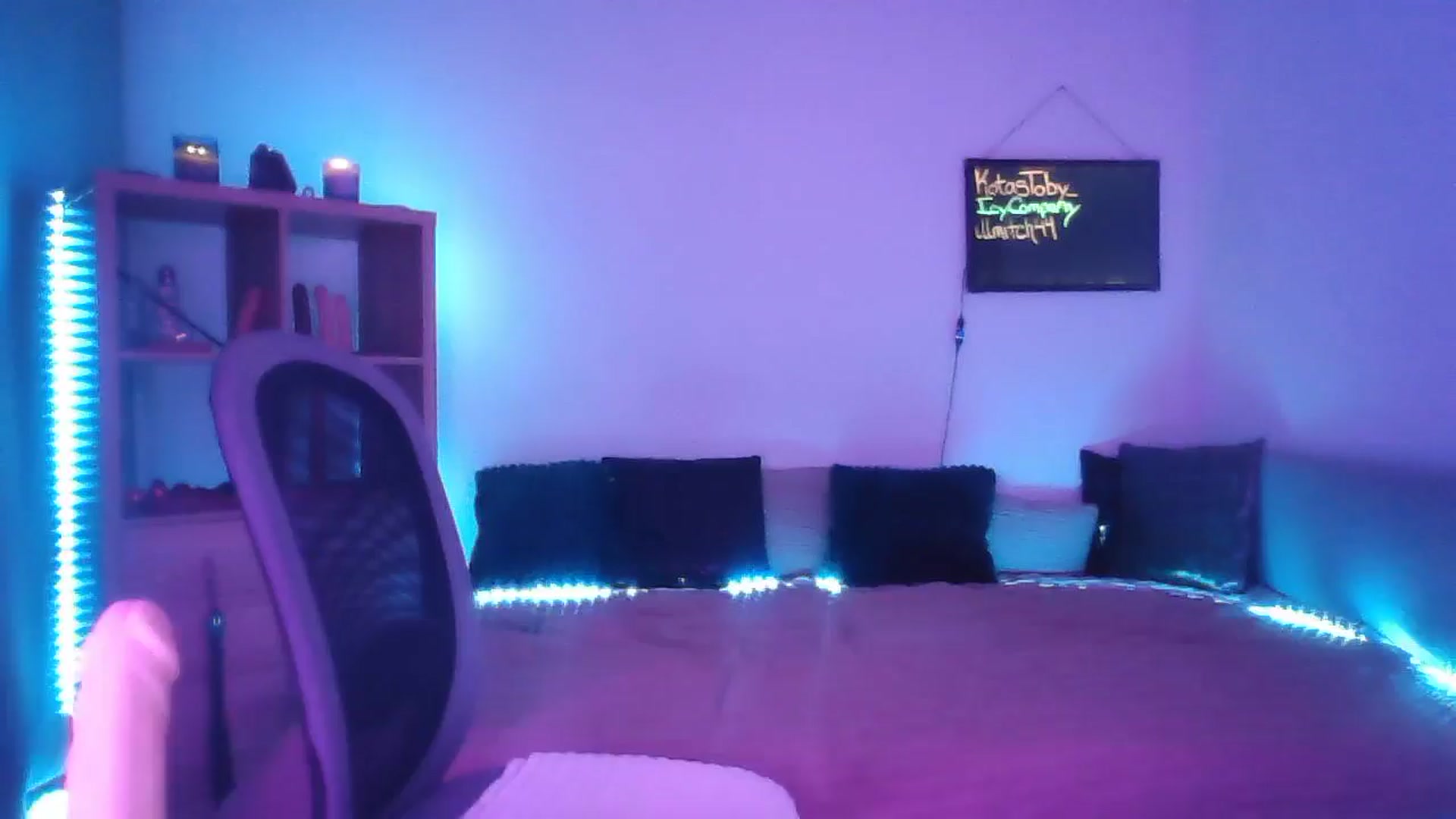 Gallery image thumbnail from DakotaCox's myfreecams stream on, 02/16/2025, 06:22 image 1 of 20
