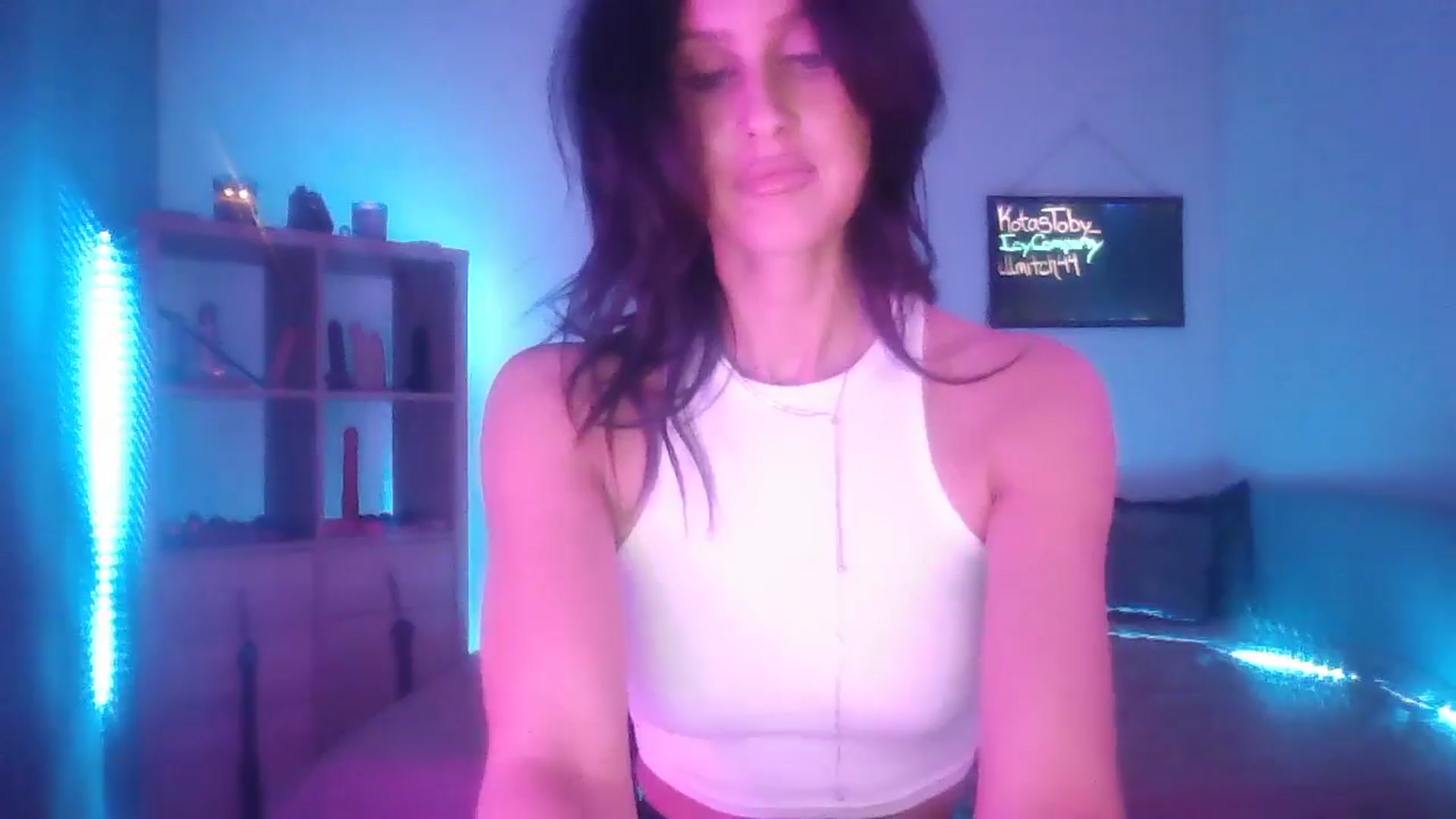 Gallery image thumbnail from DakotaCox's myfreecams stream on, 02/17/2025, 06:33 image 8 of 20