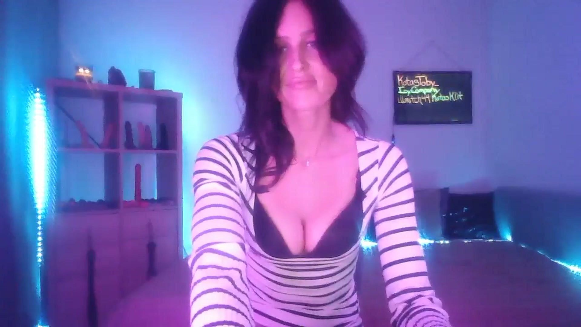 Gallery image thumbnail from DakotaCox's myfreecams stream on, 02/21/2025, 05:34 image 10 of 20