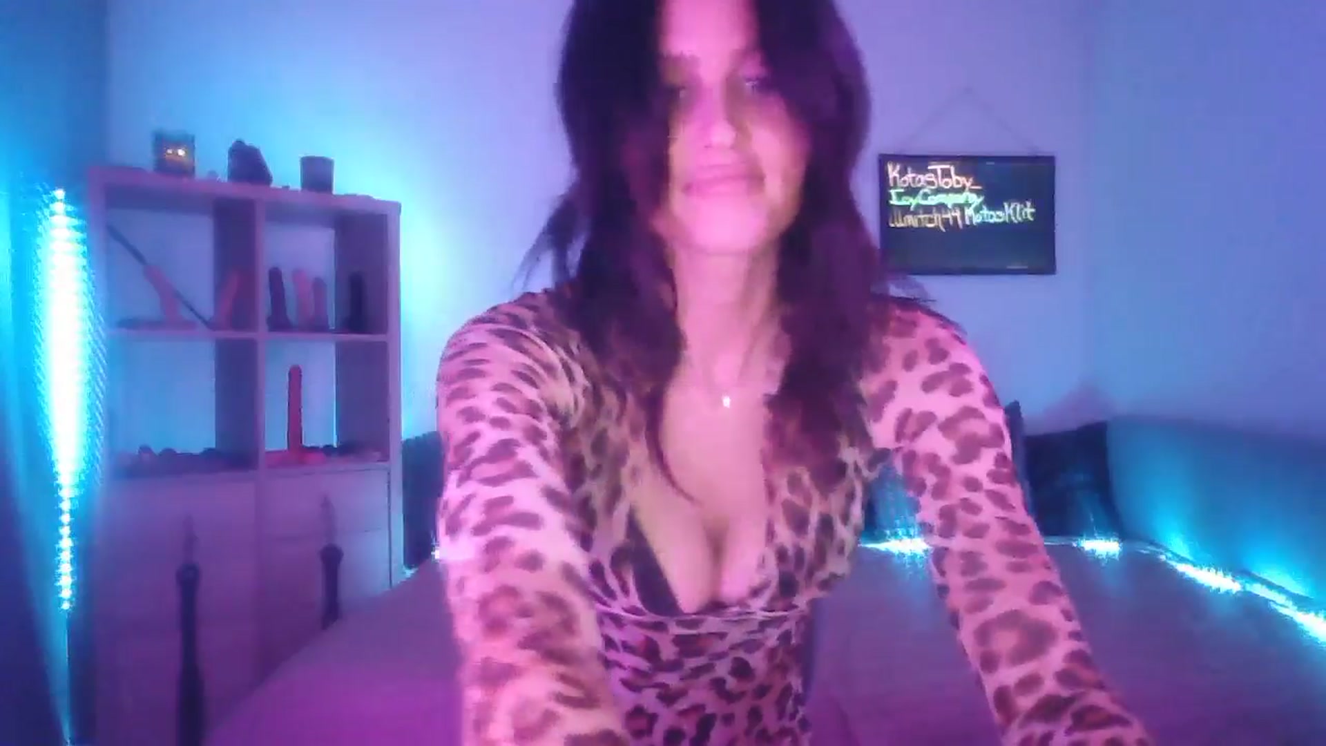 Gallery image thumbnail from DakotaCox's myfreecams stream on, 03/03/2025, 05:55 image 9 of 20
