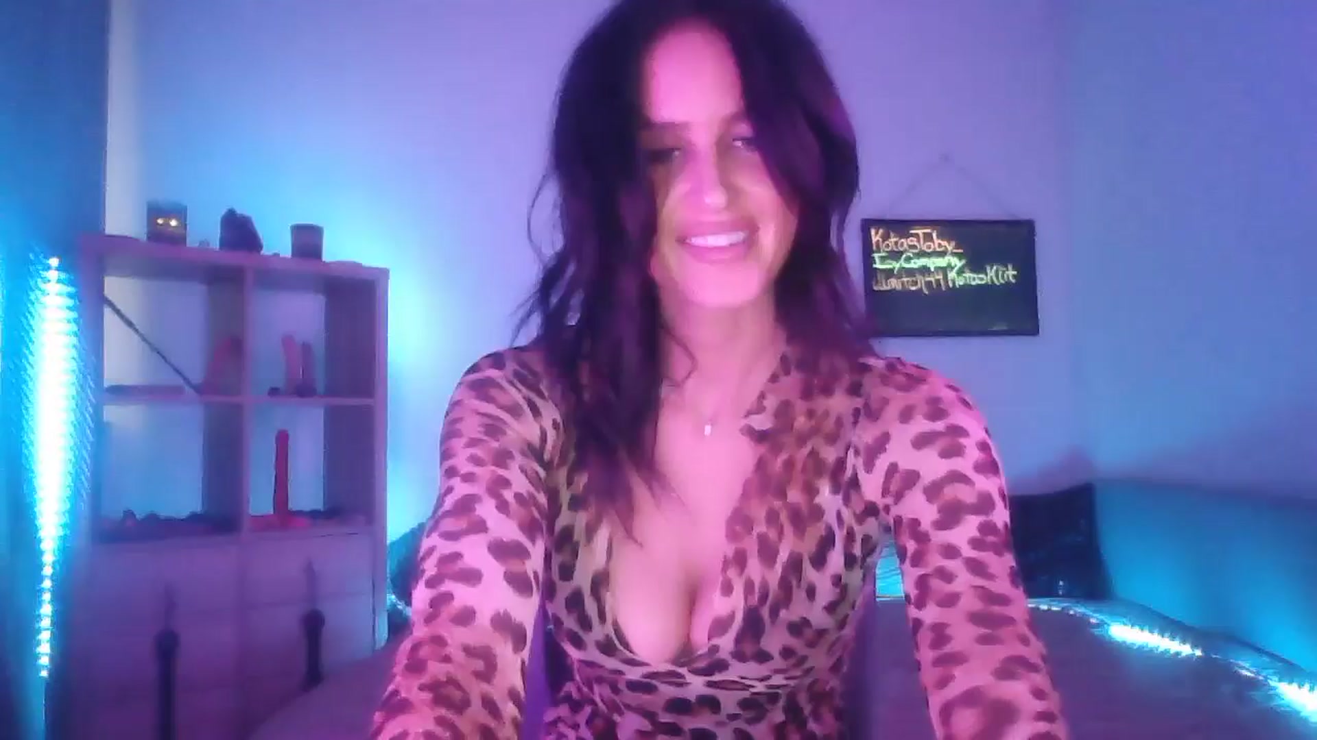 Gallery image thumbnail from DakotaCox's myfreecams stream on, 03/03/2025, 08:55 image 4 of 20