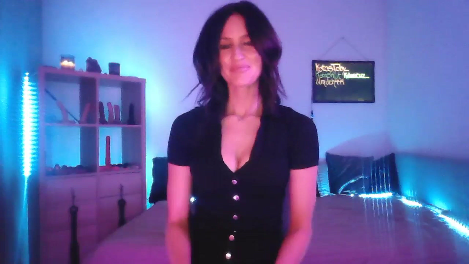 Gallery image thumbnail from DakotaCox's myfreecams stream on, 03/05/2025, 03:16 image 12 of 20