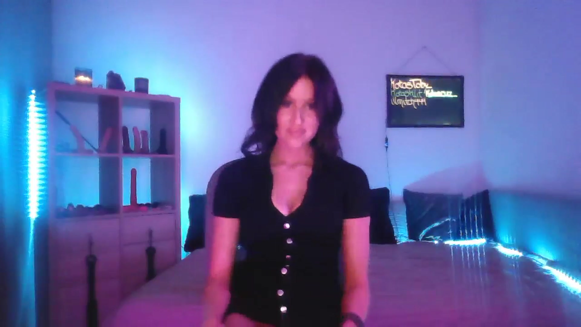 Gallery image thumbnail from DakotaCox's myfreecams stream on, 03/05/2025, 03:16 image 7 of 20