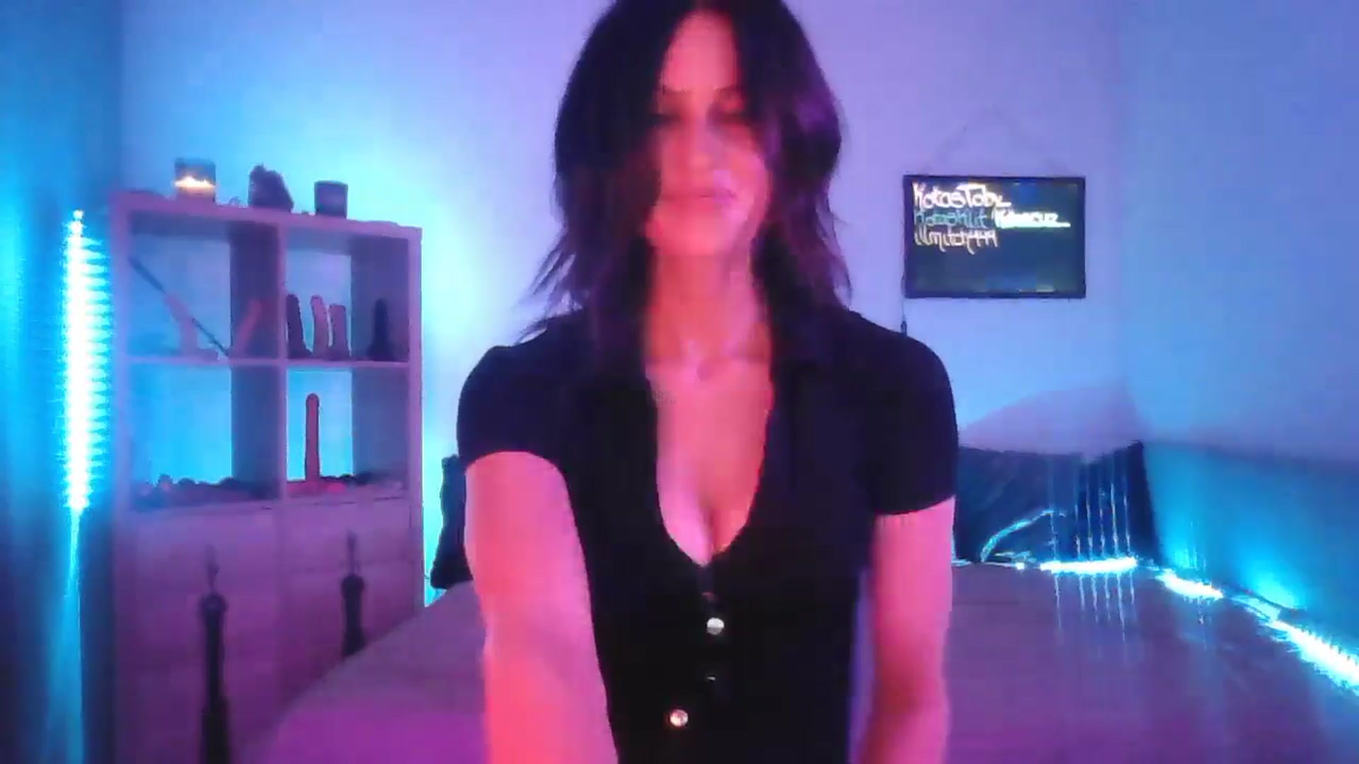 Gallery image thumbnail from DakotaCox's myfreecams stream on, 03/05/2025, 03:16 image 6 of 20